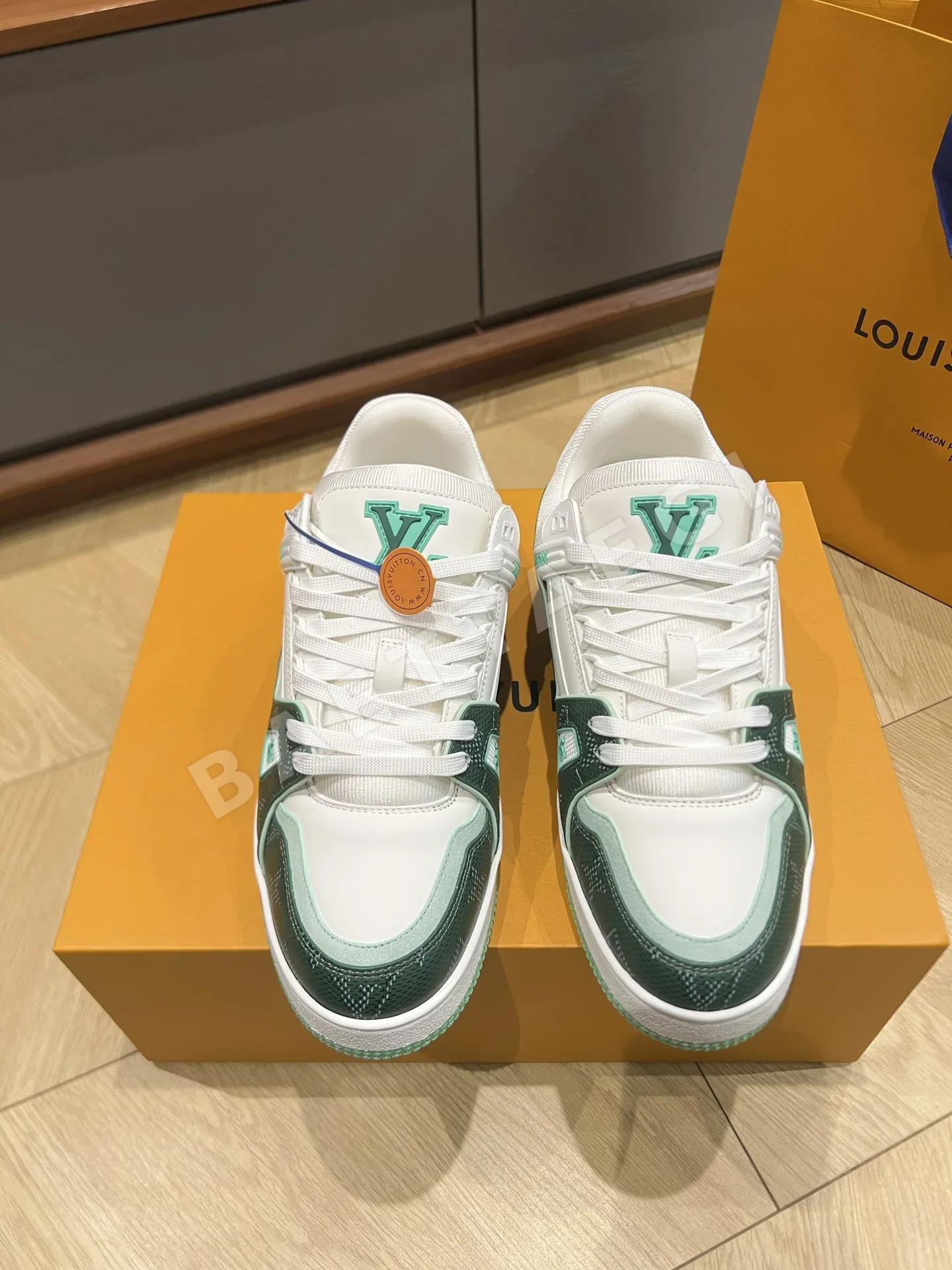루이비통 LV 26 트레이너 신발 95211