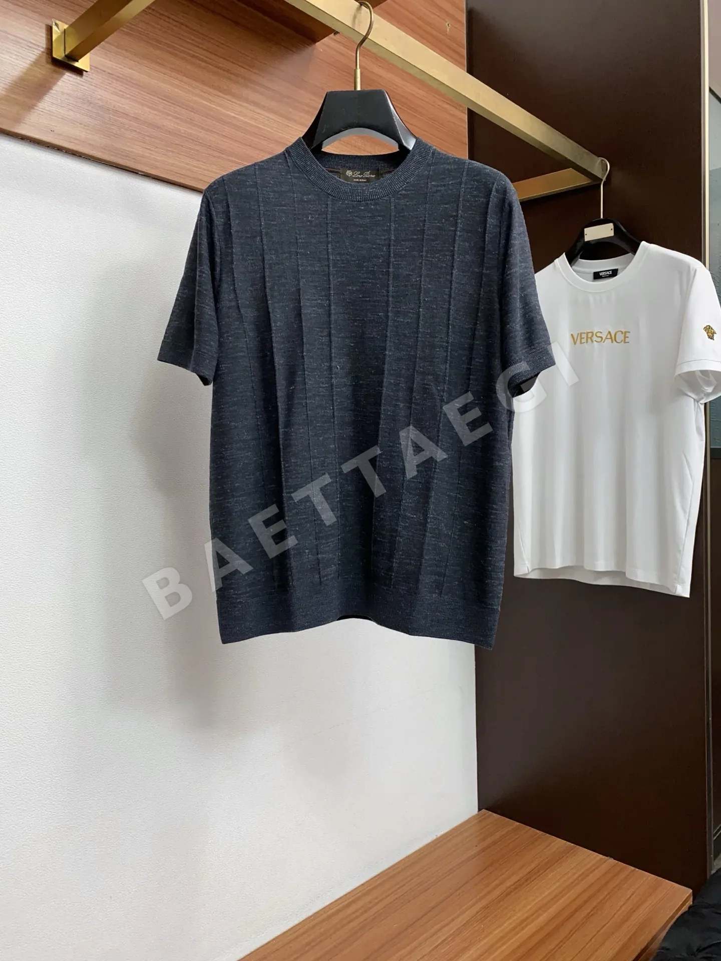 로로피아나 남성 라운드넥 니트 반팔티셔츠 148523