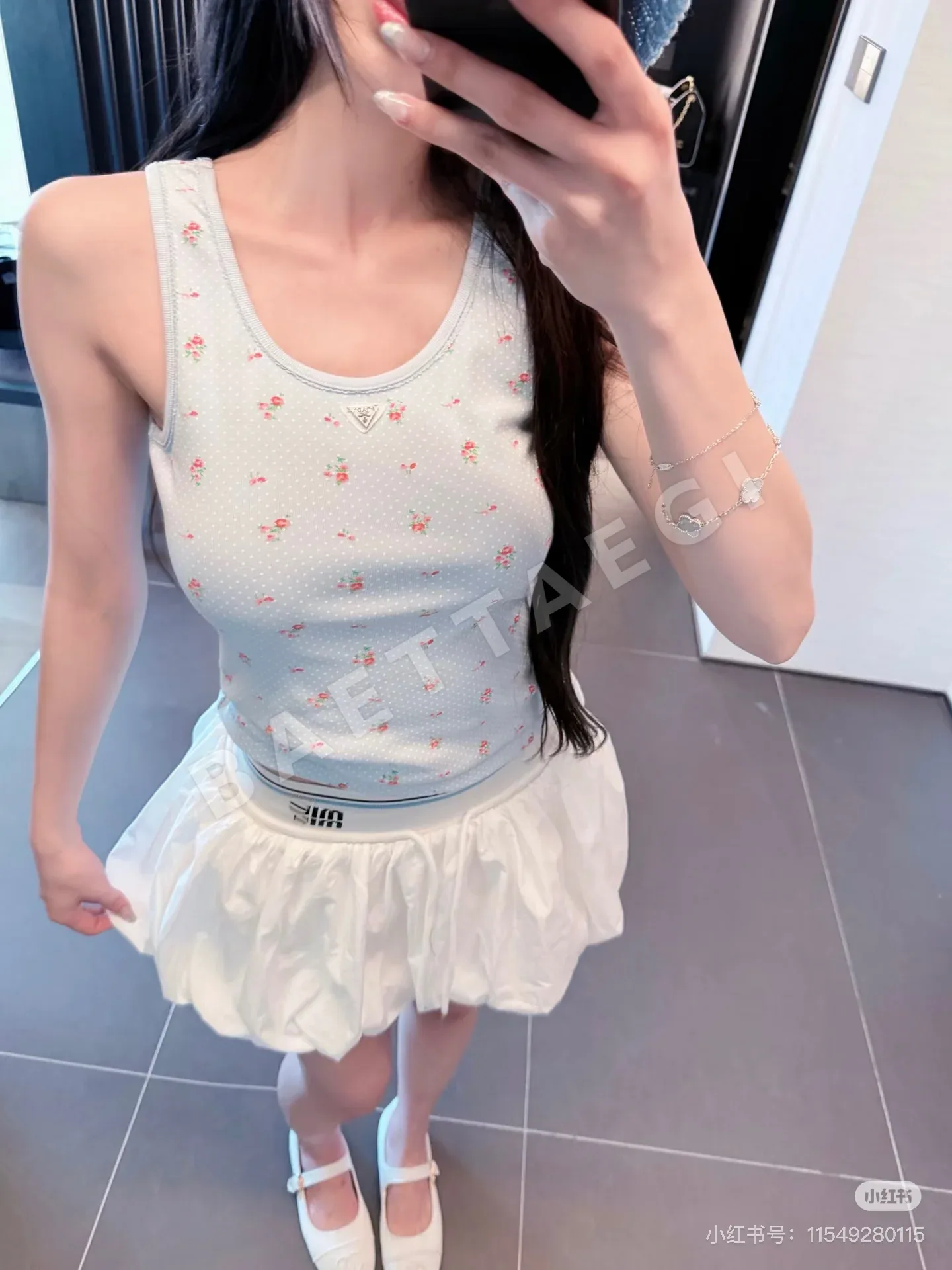 프라다 스카이블루 꽃무늬 라운드넥 여성 반팔 티셔츠 상세 이미지 2
