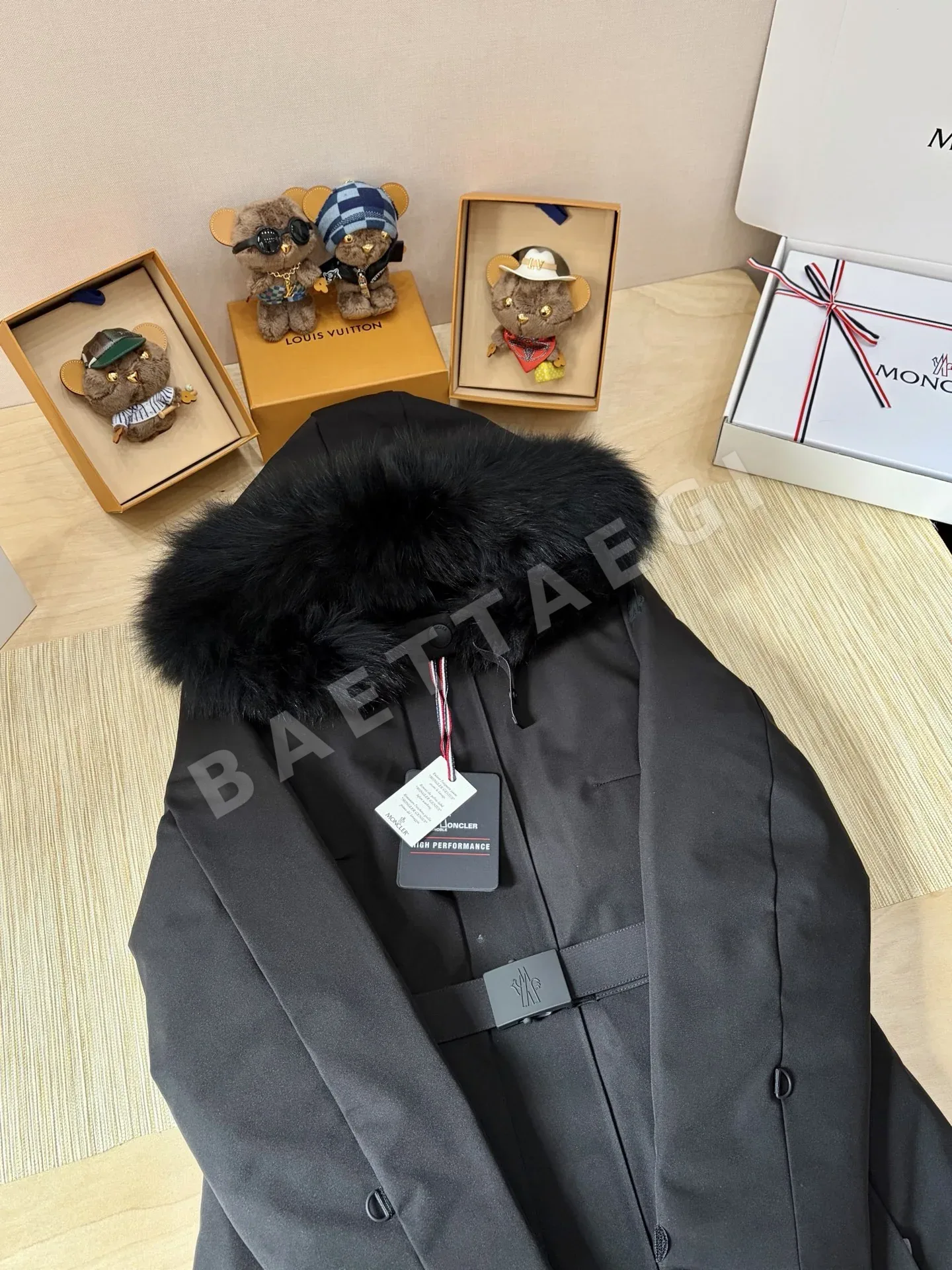 몽클레르 여성 패딩 재킷 상세 이미지 3