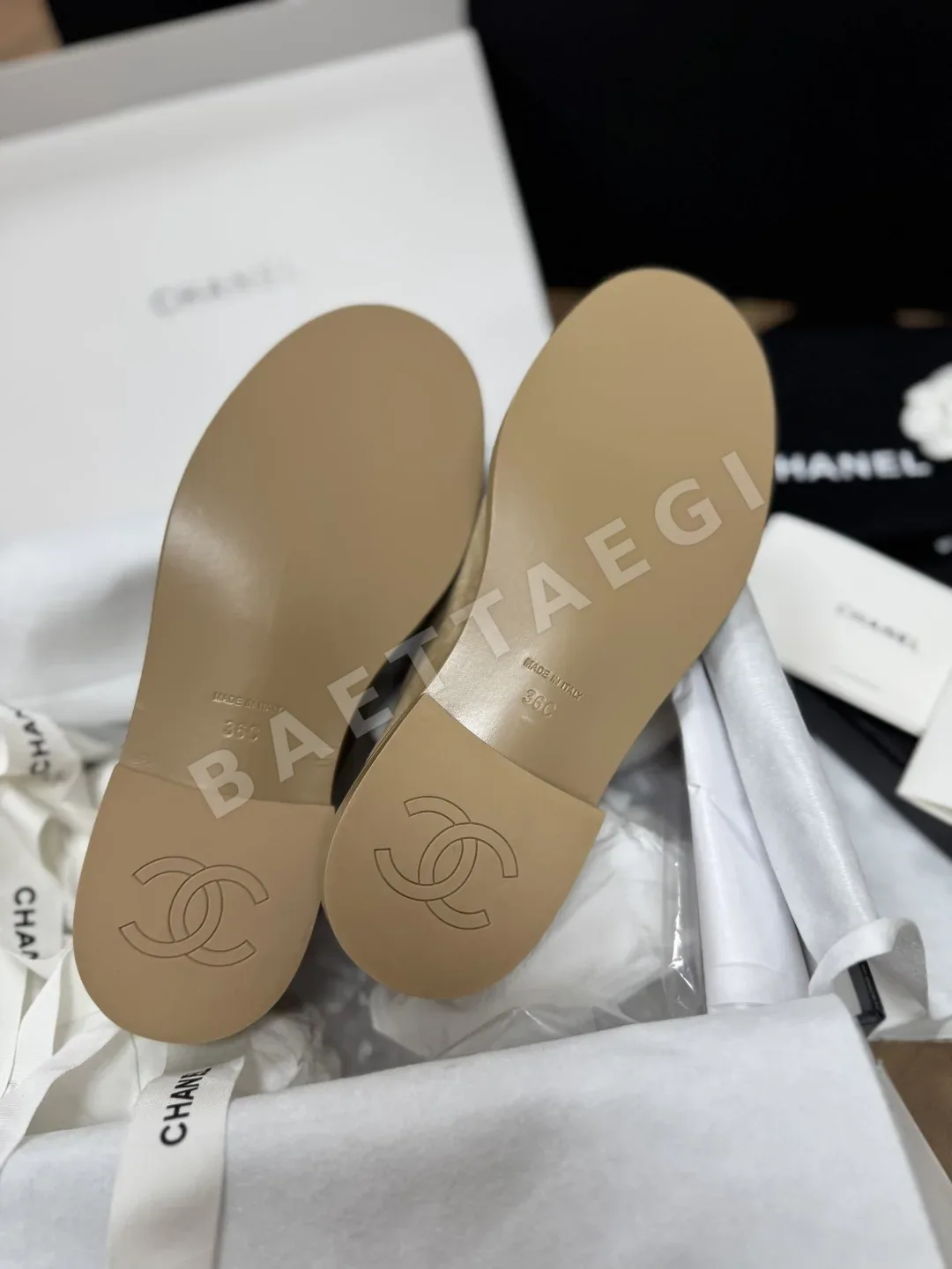 샤넬 뉴 레트로 라인스톤 버클 스웨이드 로퍼 상세 이미지 7