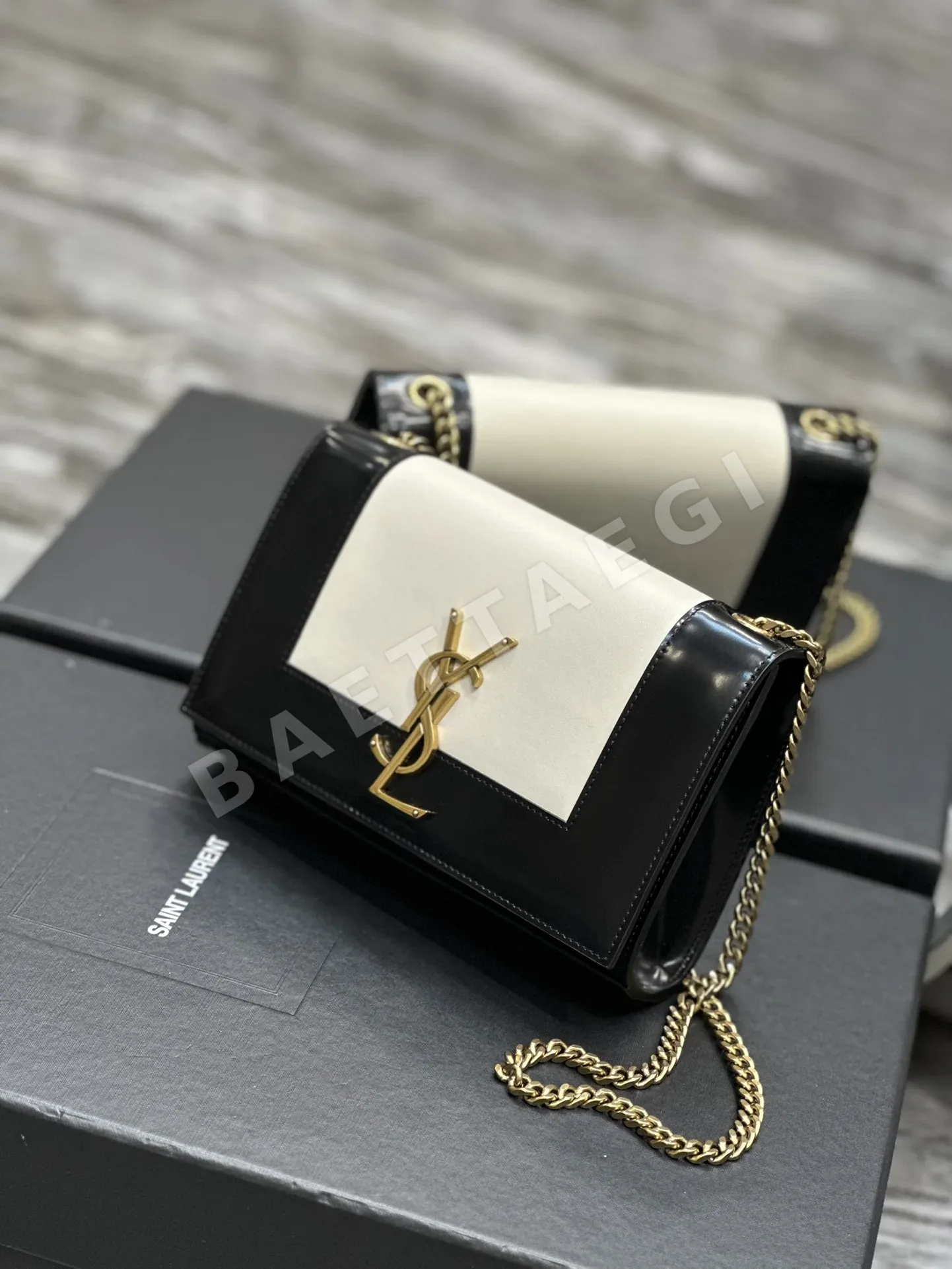 생로랑 KATE WOC 20 cm 가방 상세 이미지 3