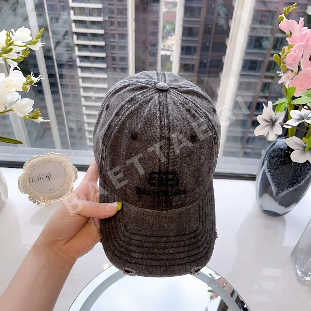 발렌시아가 워시드 데미지 야구캡 81633