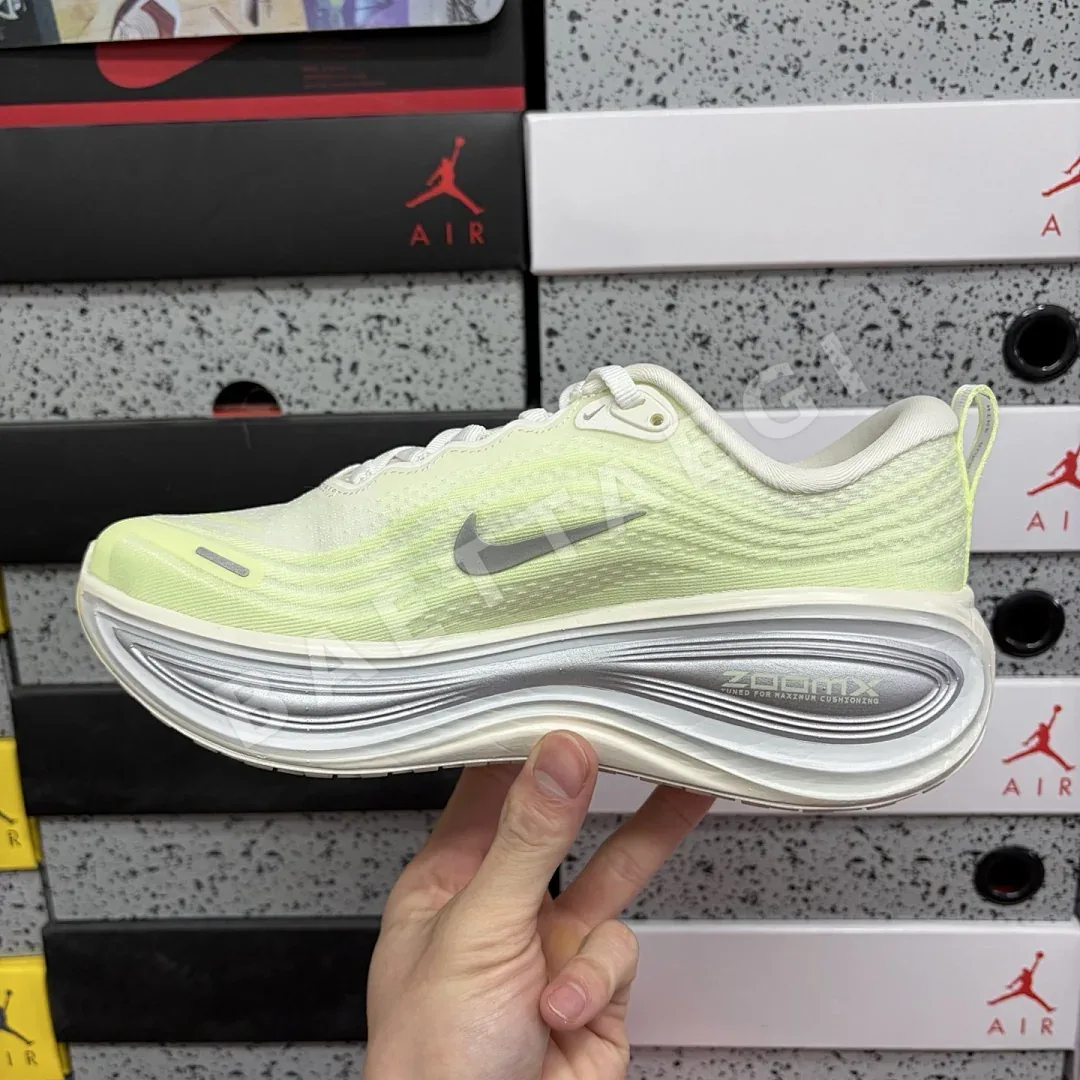 나이키 [GT] 보메로 플러스 HV8154-103 201152 Nike Vomero Plus Barely Volt 상세 이미지 6