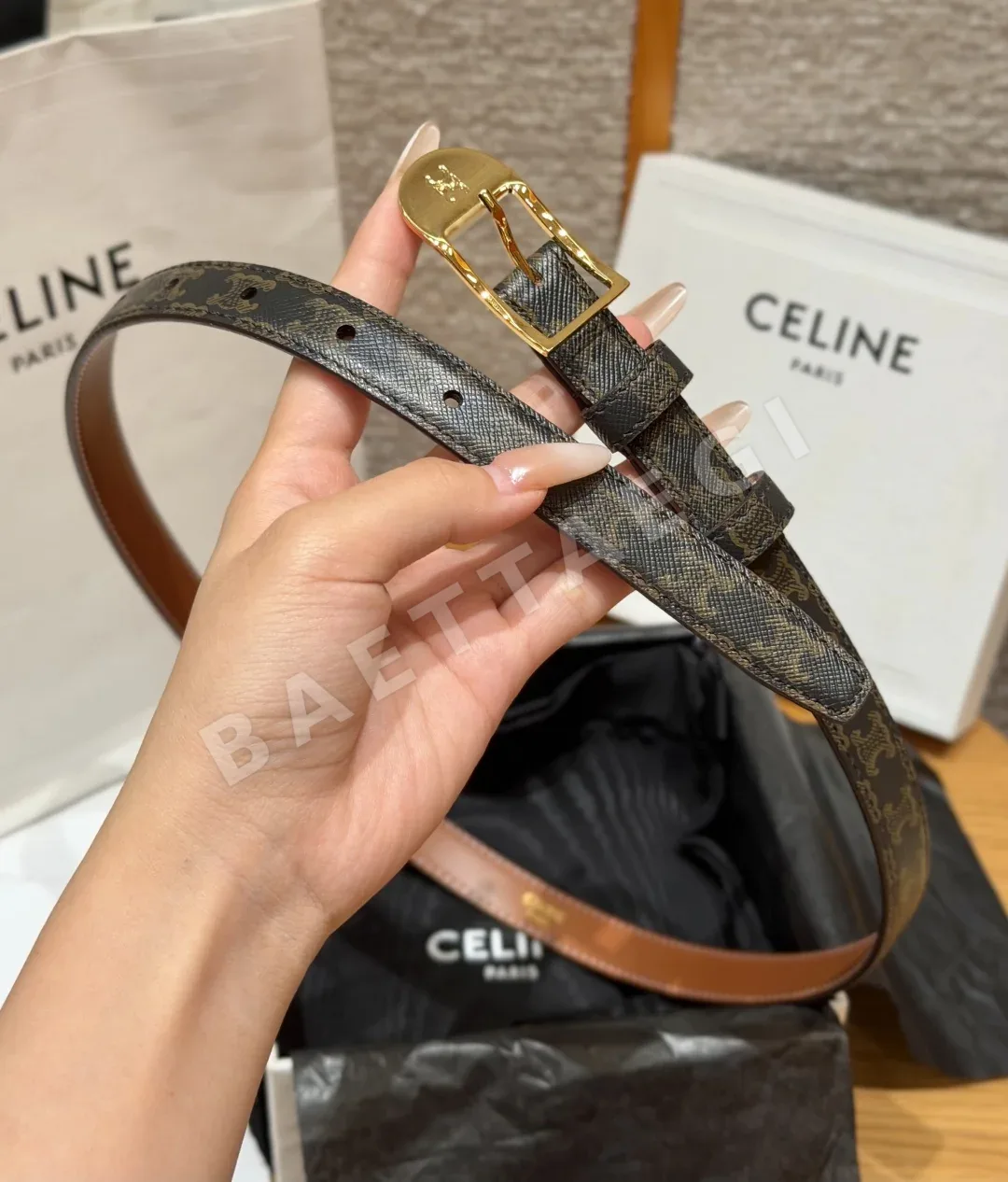 셀린느 TRIOMPHE 로고 가죽 벨트 1.8 cm 여성용 상세 이미지 4