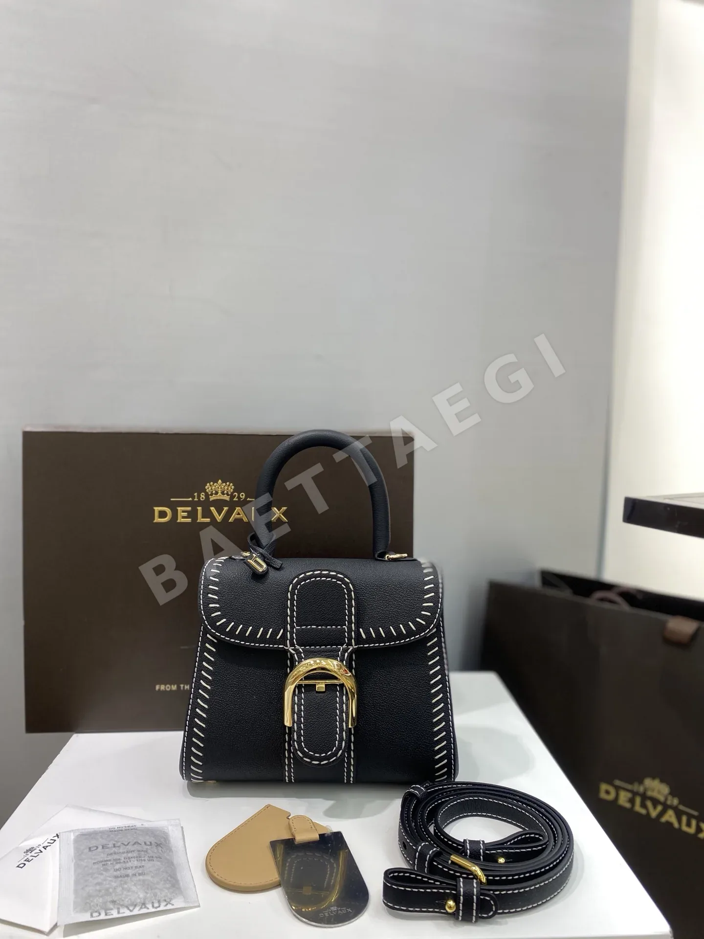 델보 브릴리언트 21 블랙 양털 안감 숄더백 17047
