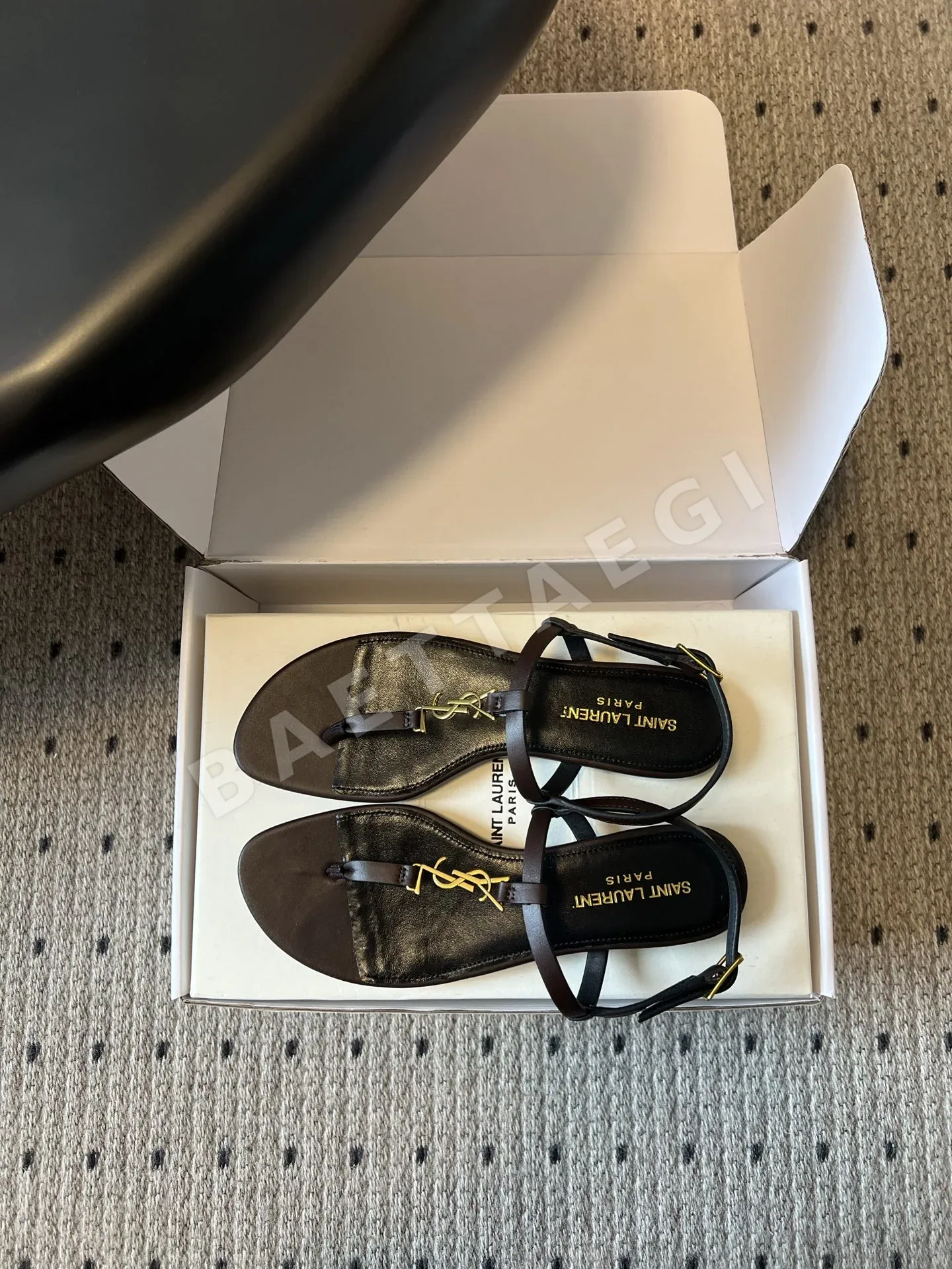 생로랑 YSL 버클 비치 샌들 상세 이미지 6