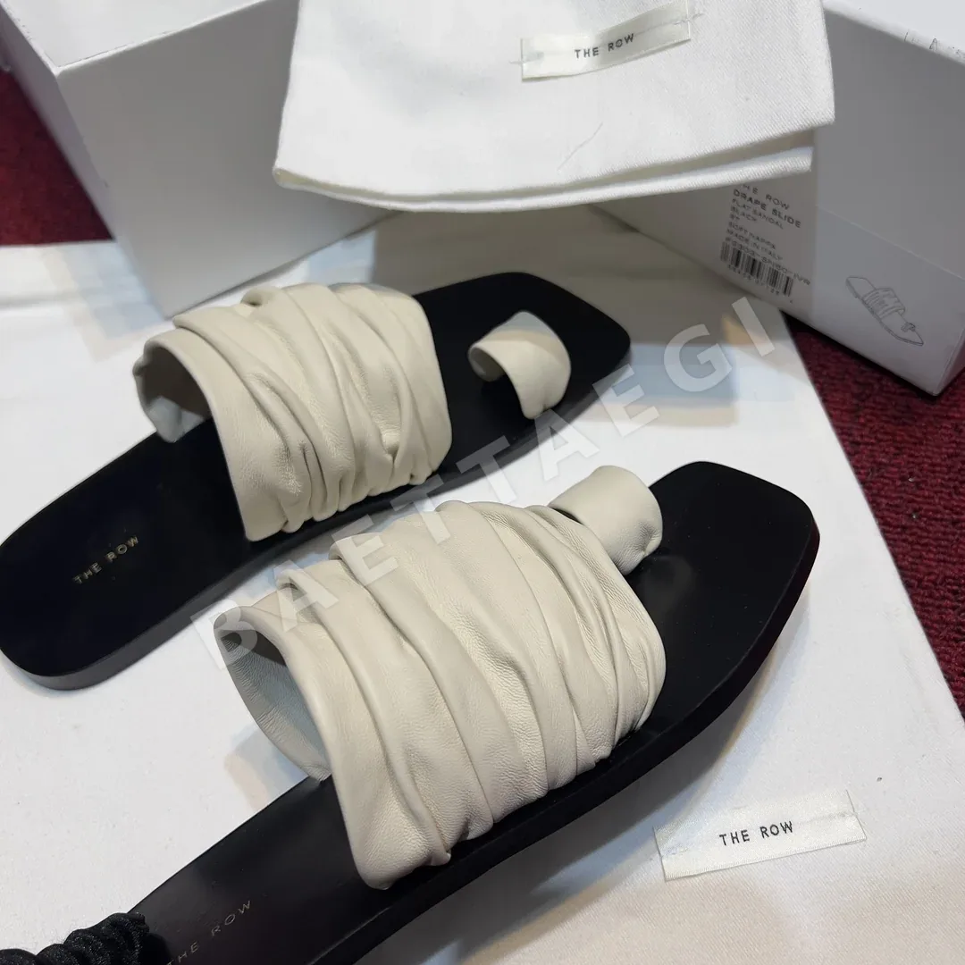 더로우 혼합 양가죽 샌들 상세 이미지 5