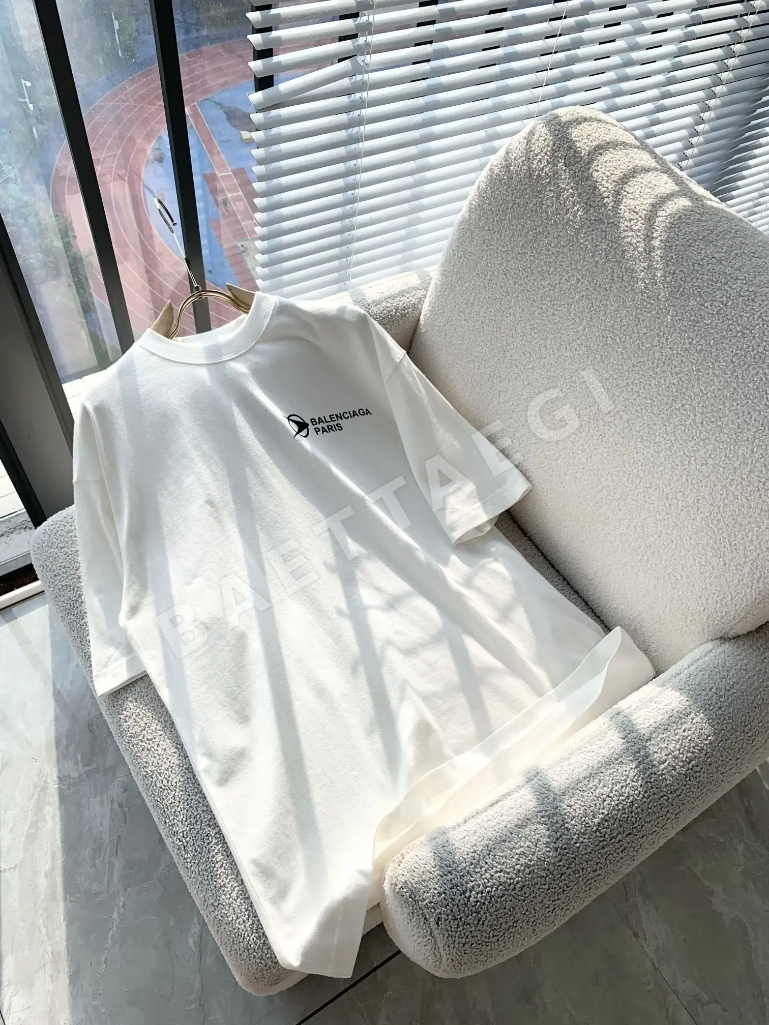 발렌시아가 여성 라운드넥 반팔 티셔츠 상세 이미지 5