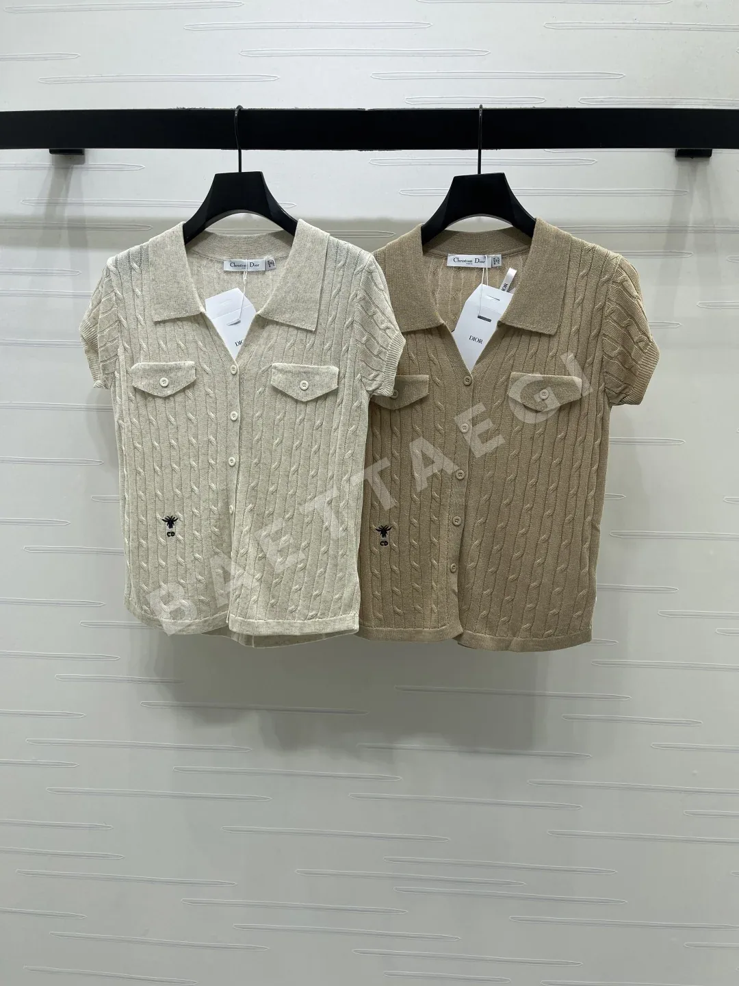 디올 케이블 니트 카라 반팔 카디건 92803