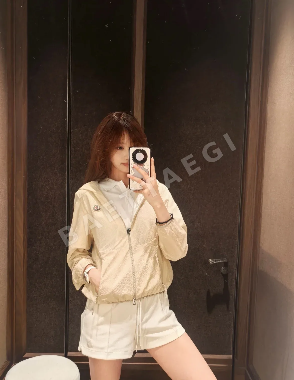 몽클레르 후드 크롭 자켓 여성용 상세 이미지 3