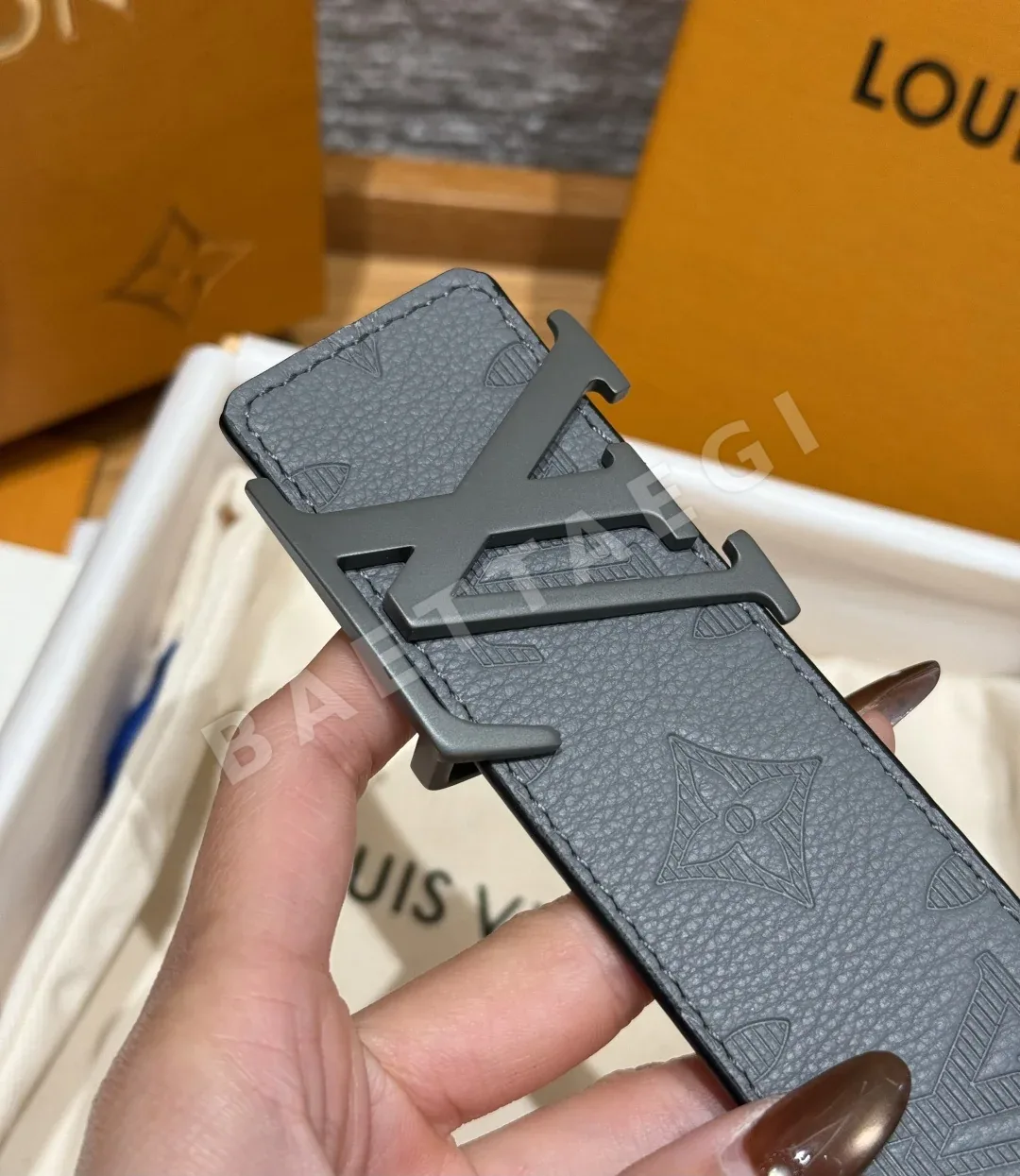 루이비통 이니셜 펄즈 리버시블 40mm 벨트 상세 이미지 7