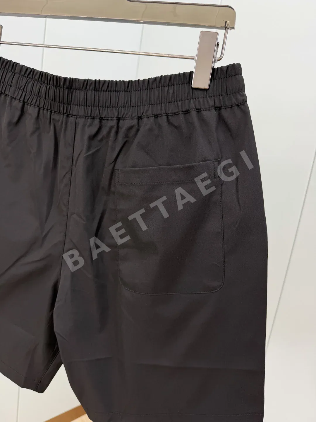 버버리 에퀘스트리안 로고 나일론 남성 반바지 상세 이미지 8