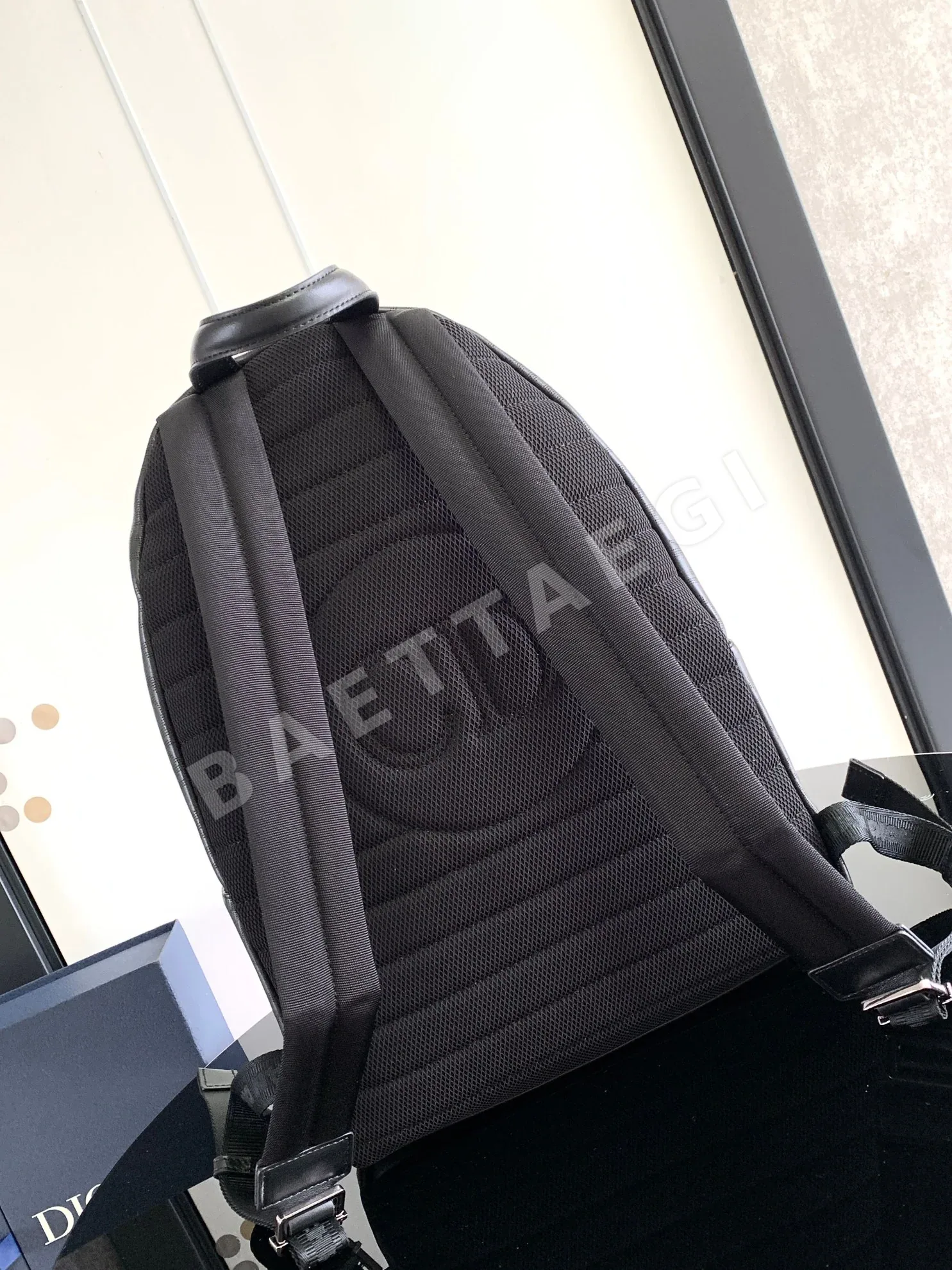 디올 라이더 가죽 백팩 상세 이미지 3