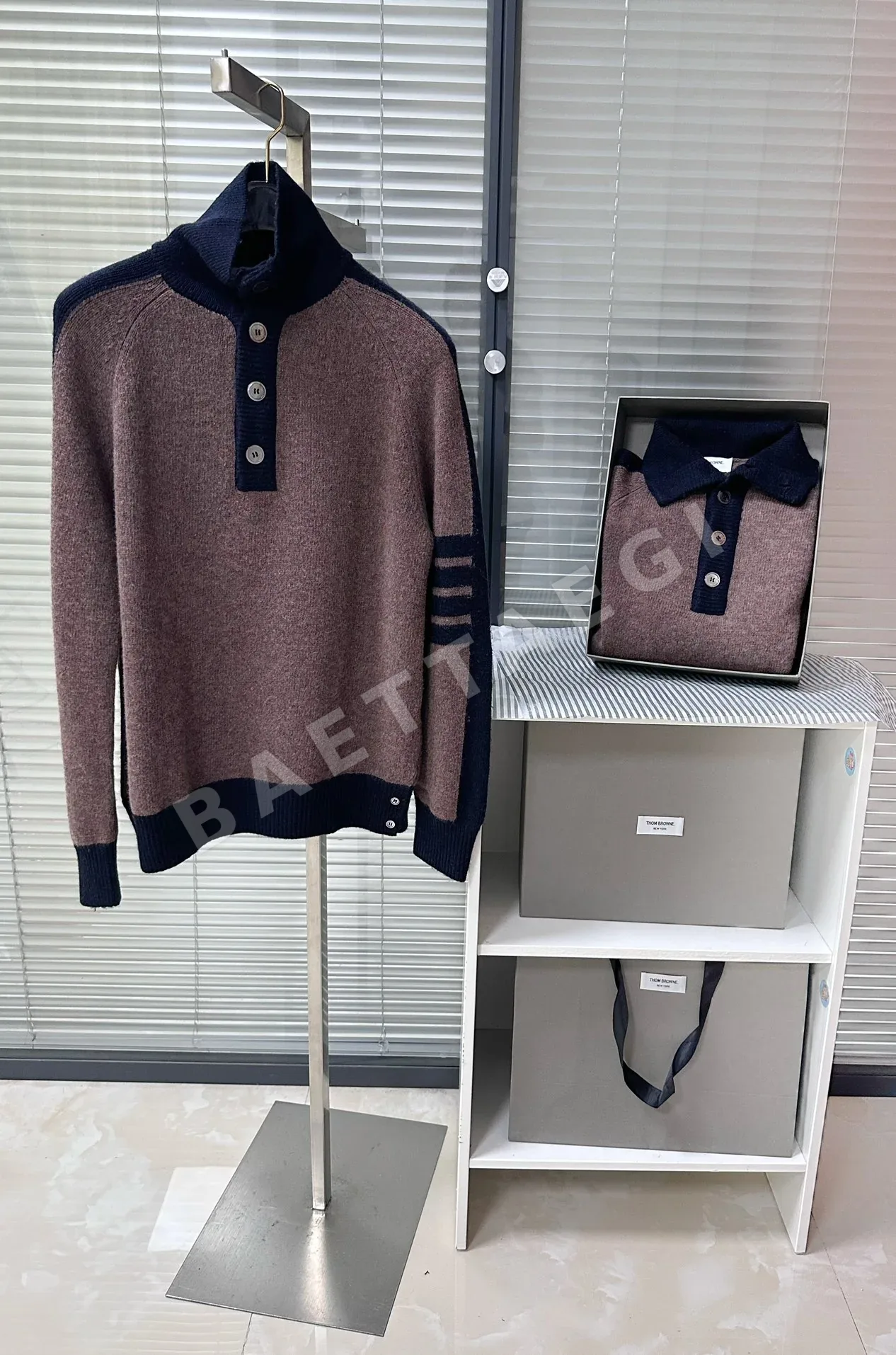 톰브라운 울 카라 블록 가디건 니트 상세 이미지 5