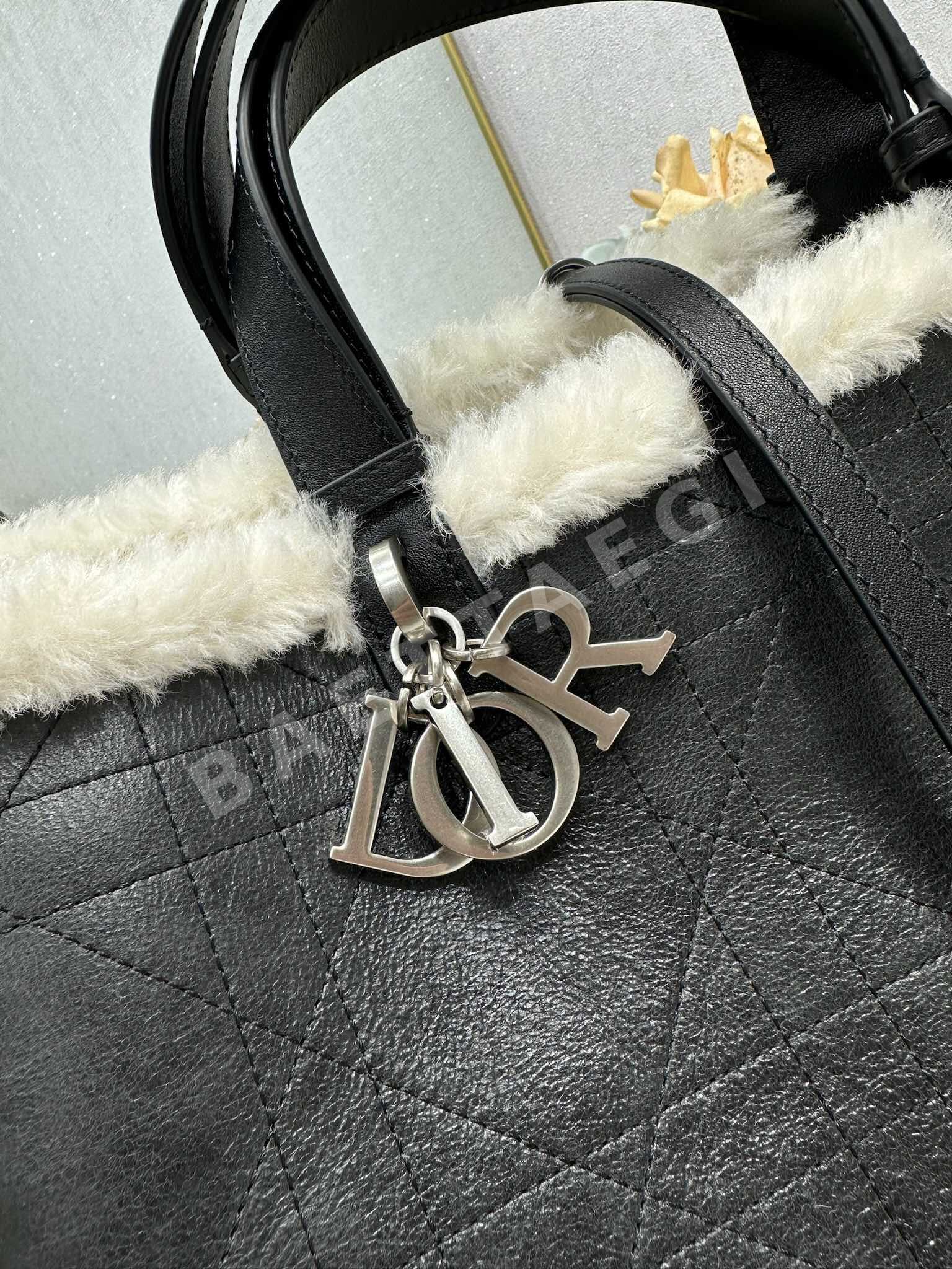 디올 트루저 트트백 가죽 숄더백 상세 이미지 5