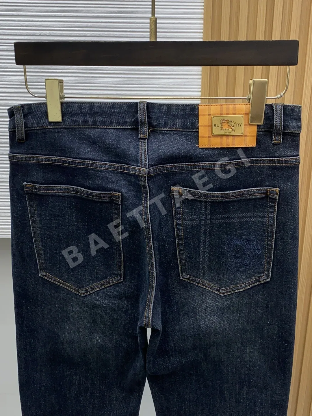 버버리 남성 청바지 상세 이미지 9