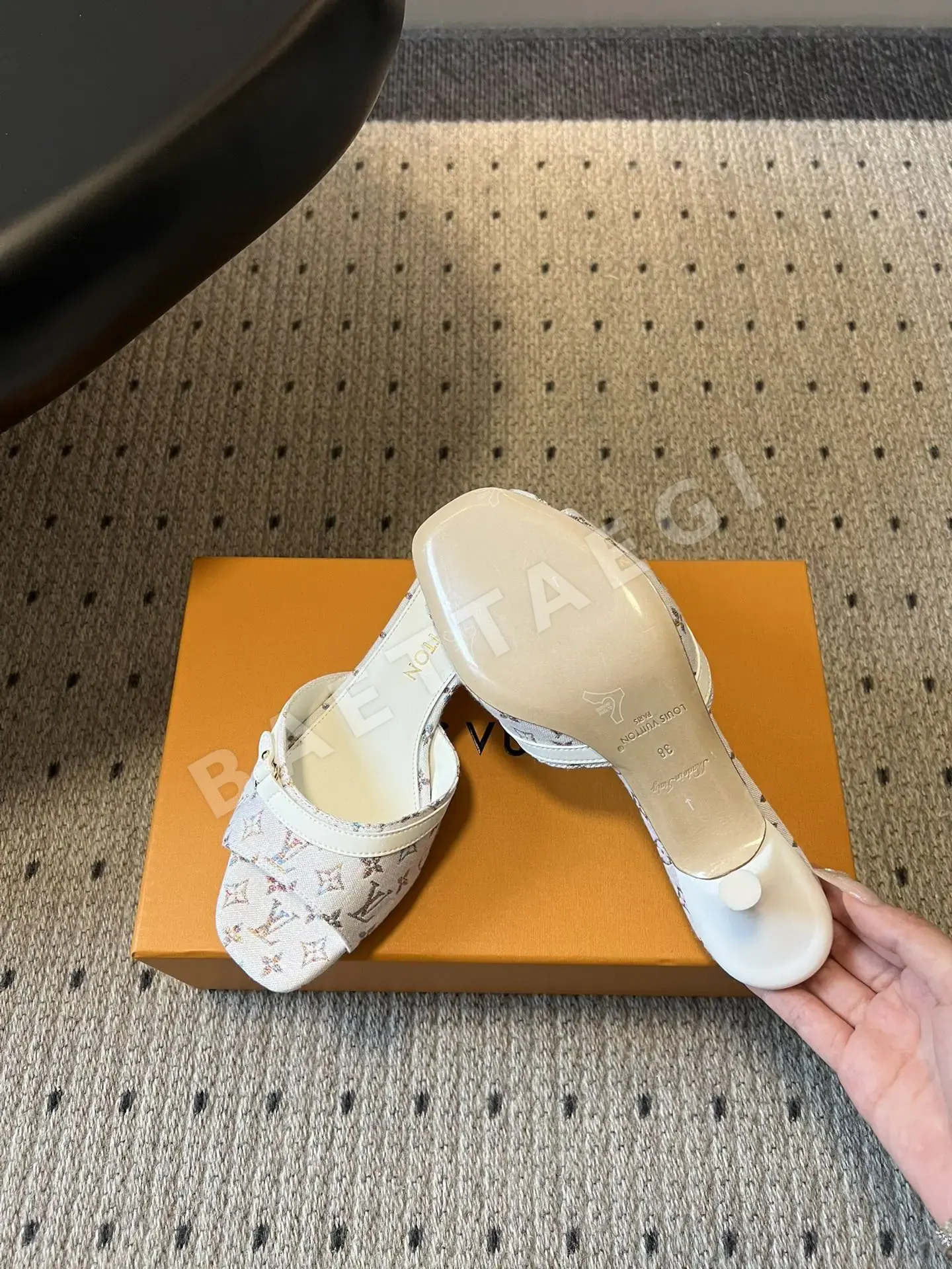 루이비통 모노그램 자카드 스틸레토 힐 샌들 상세 이미지 3
