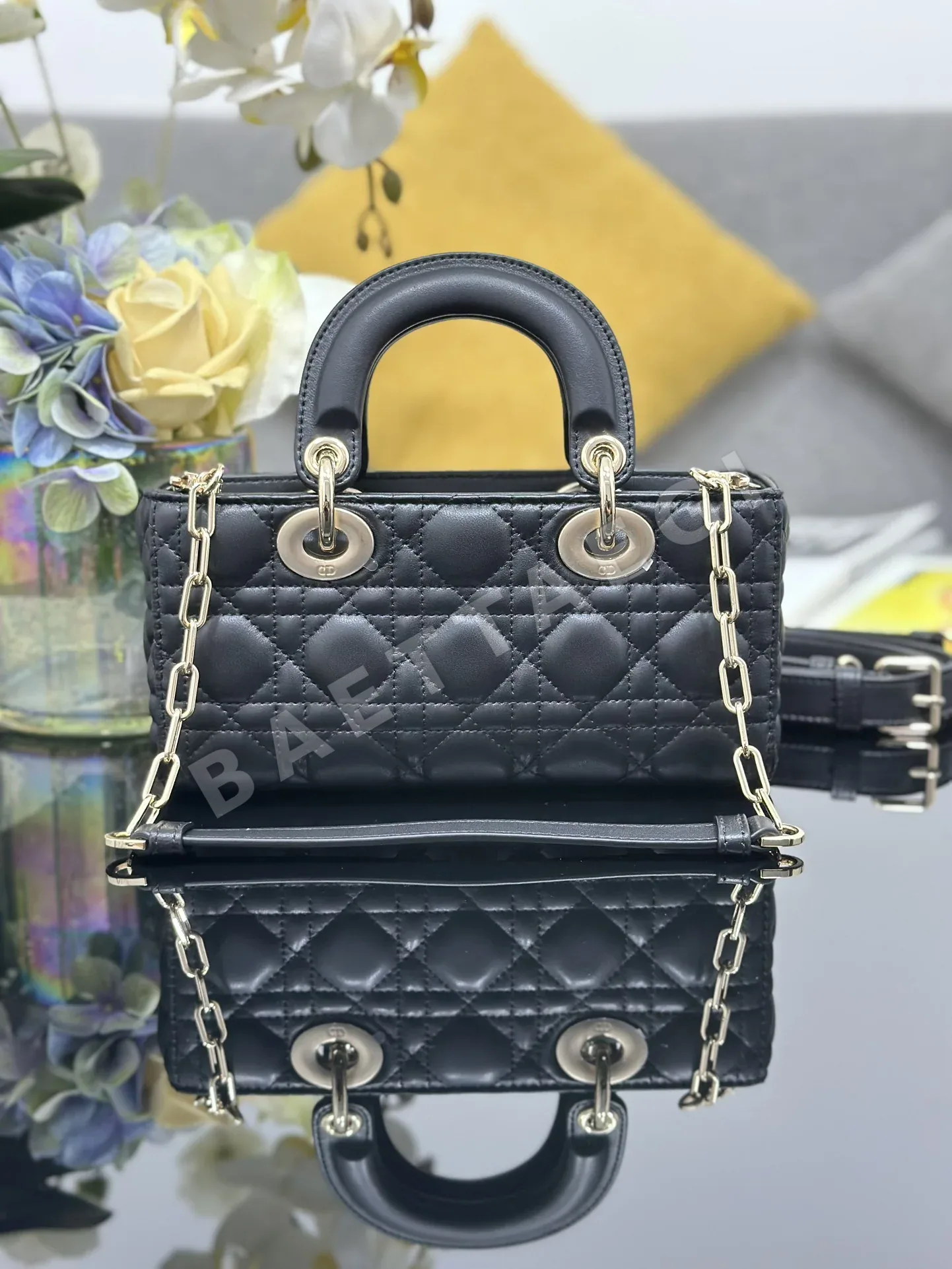 디올 조이 호리조날 스몰 램스킨 가방 상세 이미지 2
