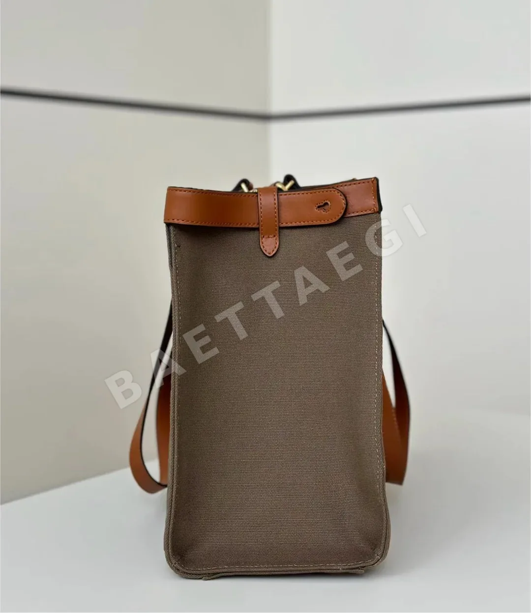 펜디 송아지가죽 미니멀 대형 가방 8265 A8265 A 상세 이미지 3