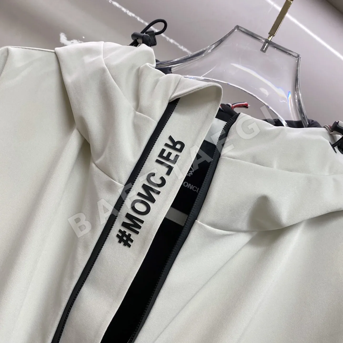 몽클레르 그레노블 남성 다운 패딩 점퍼 상세 이미지 9