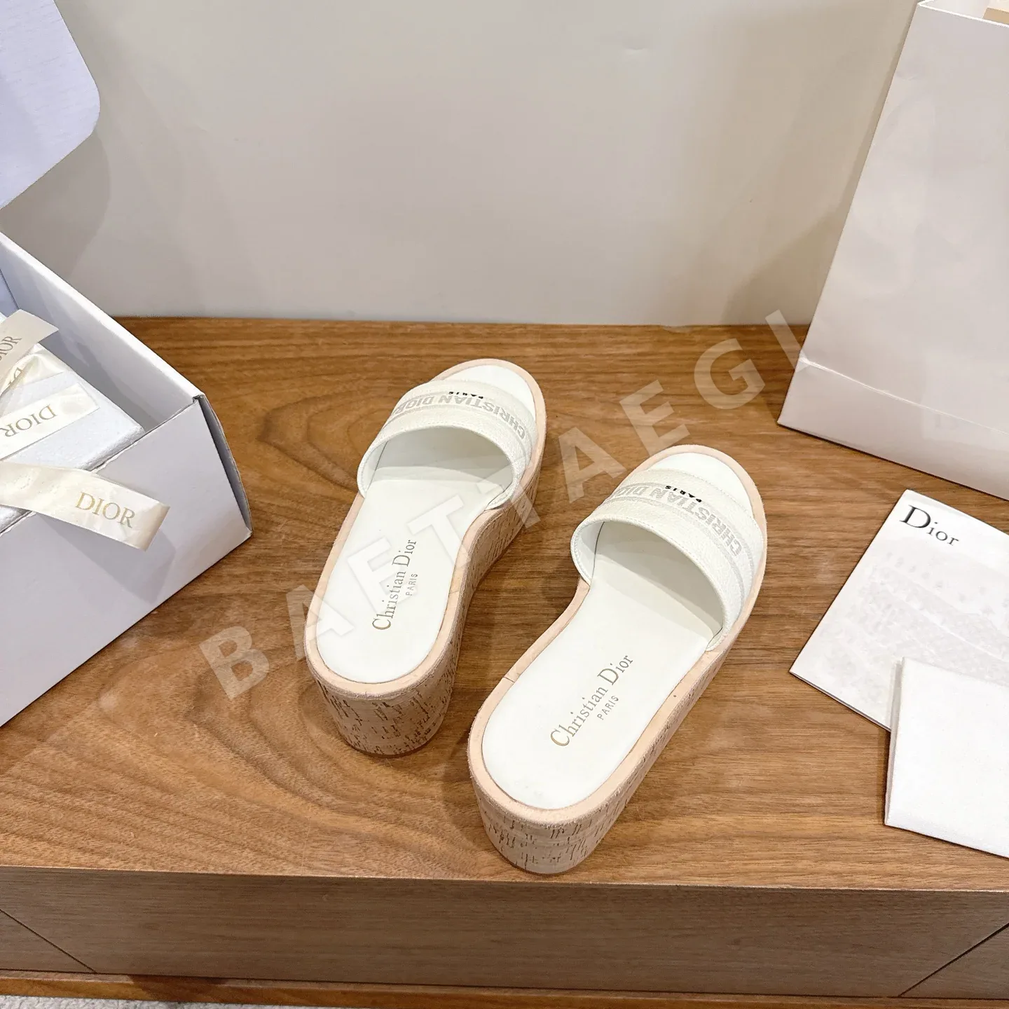 디올 이비에타 도웨이 젤리 컬러 플랫 슬리퍼 상세 이미지 4