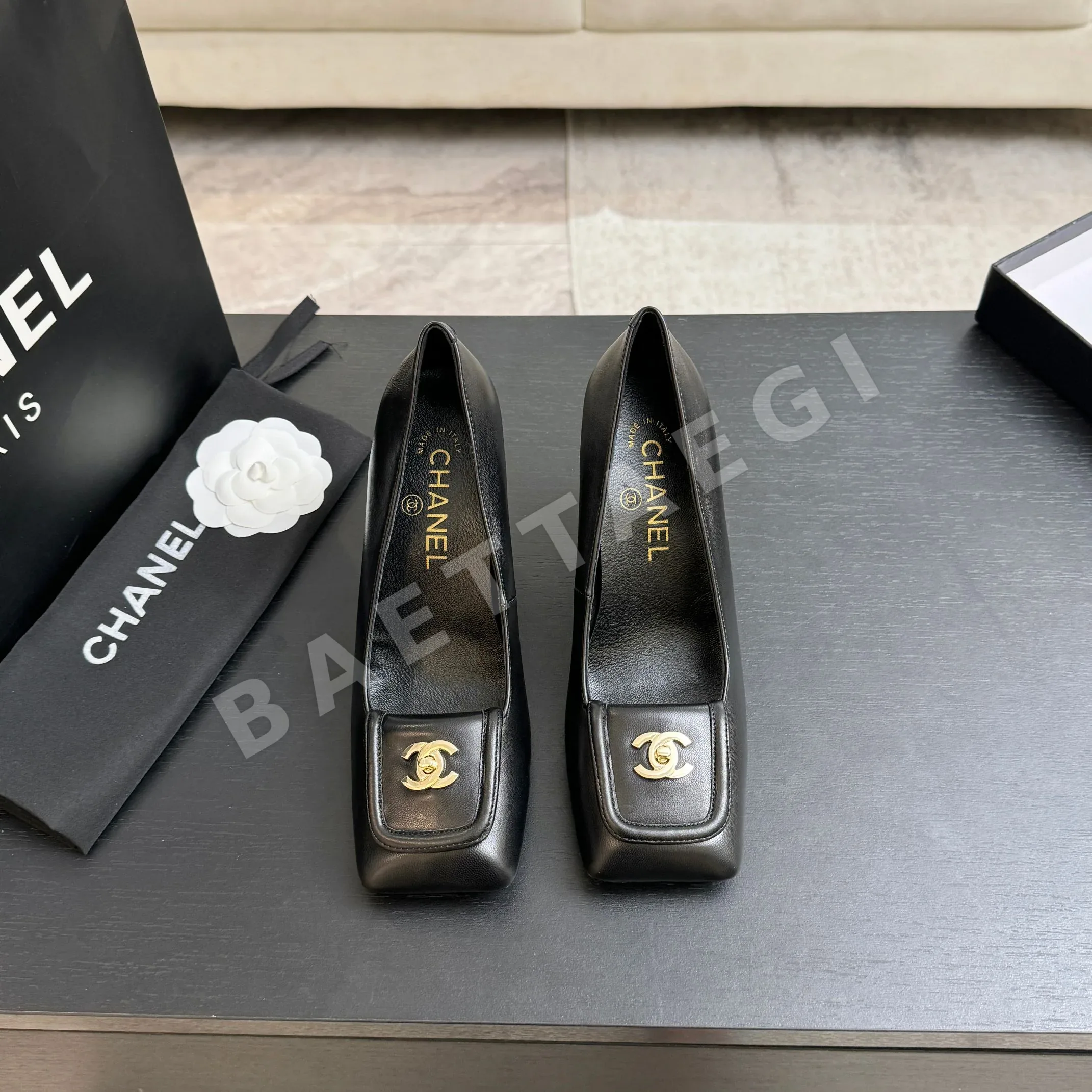 샤넬 더블 C 스티치 스퀘어 토 슬리퍼 샌들 플랫슈즈 98610
