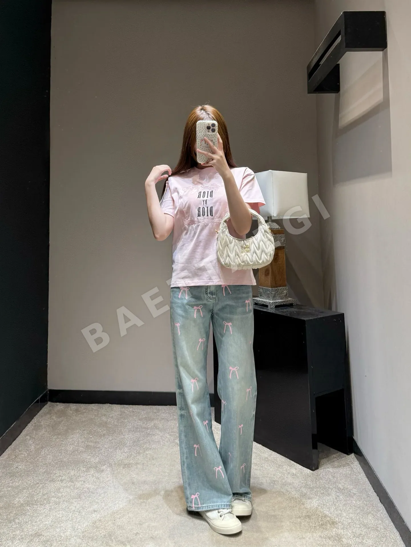 디올 벚꽃 핑크 자수 반팔 티셔츠 상세 이미지 4
