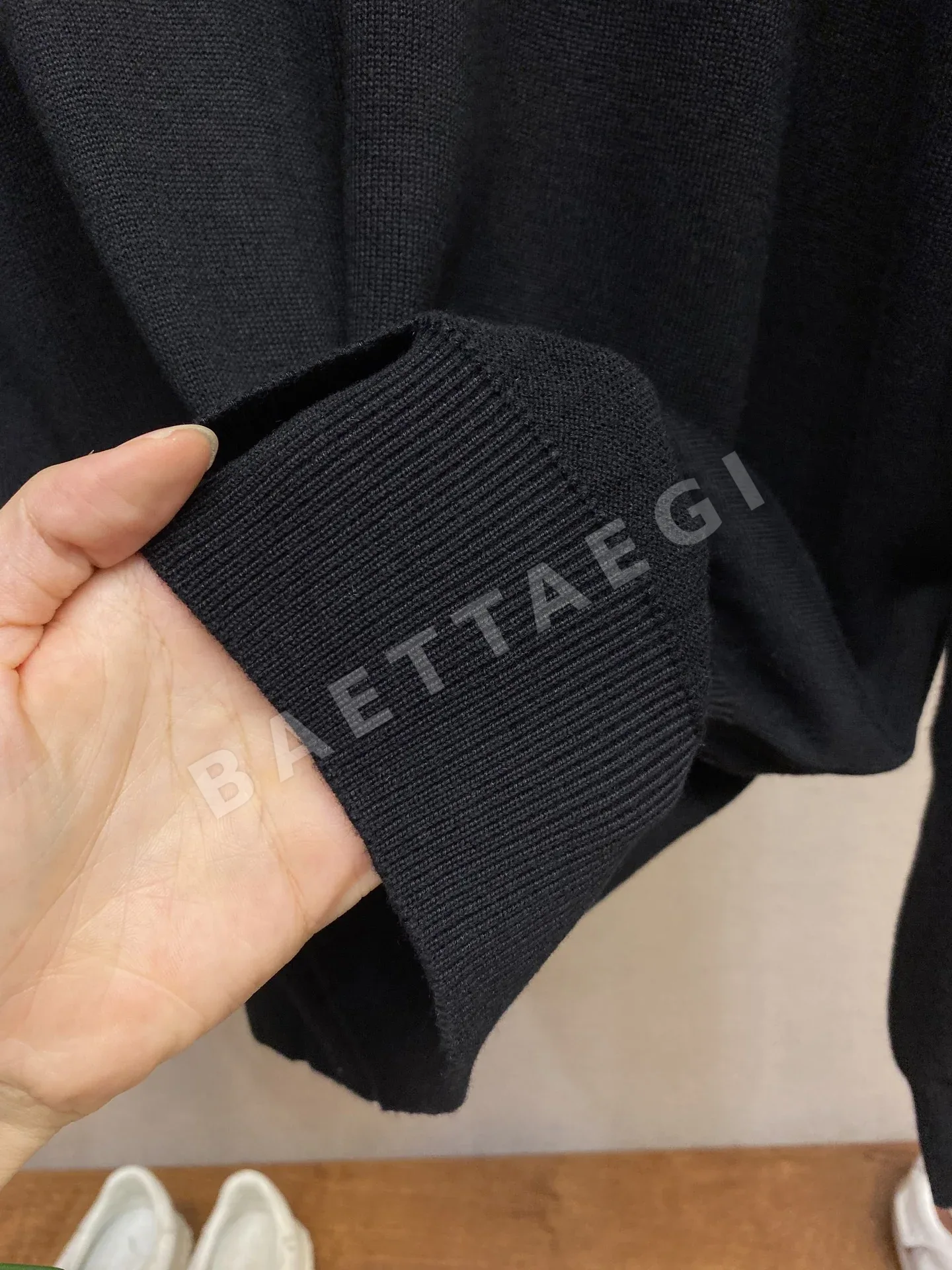 몽클레르 울 혼방 자카드 크루넥 스웨터 긴팔 상세 이미지 8