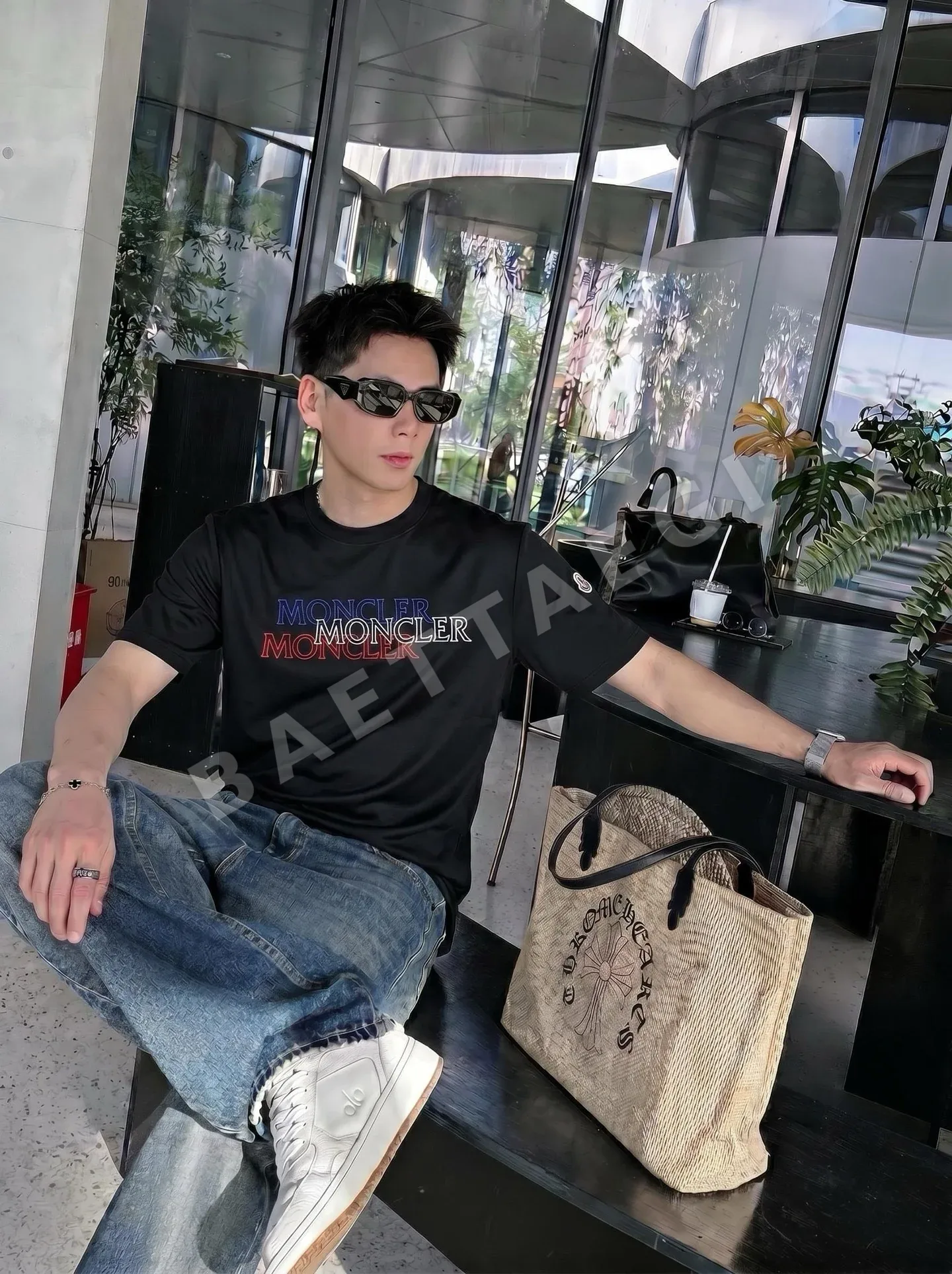 몽클레르 크루넥 반팔 티셔츠 129903