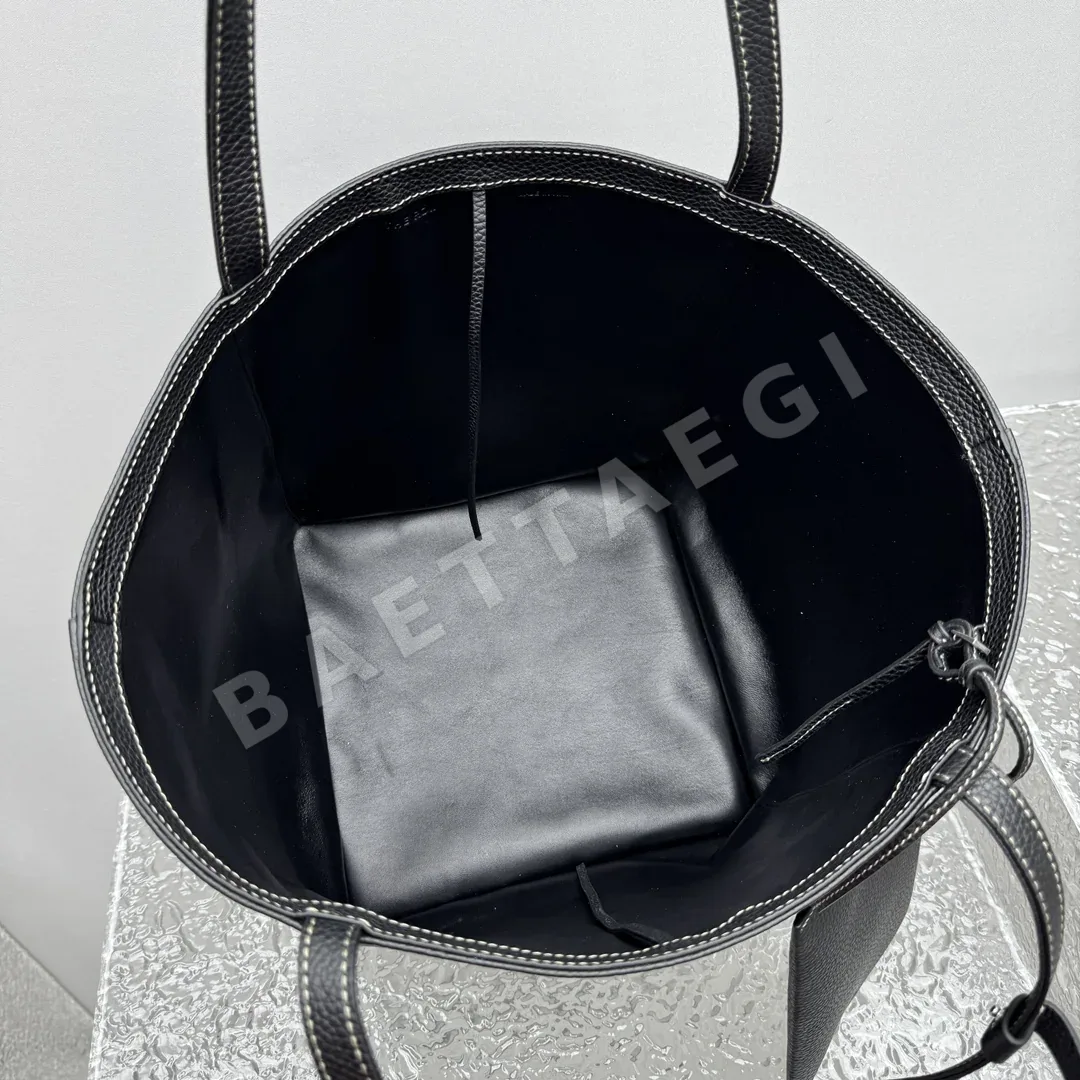 더로우 대립 래치 블랙 외부 스티치 토트백 상세 이미지 8