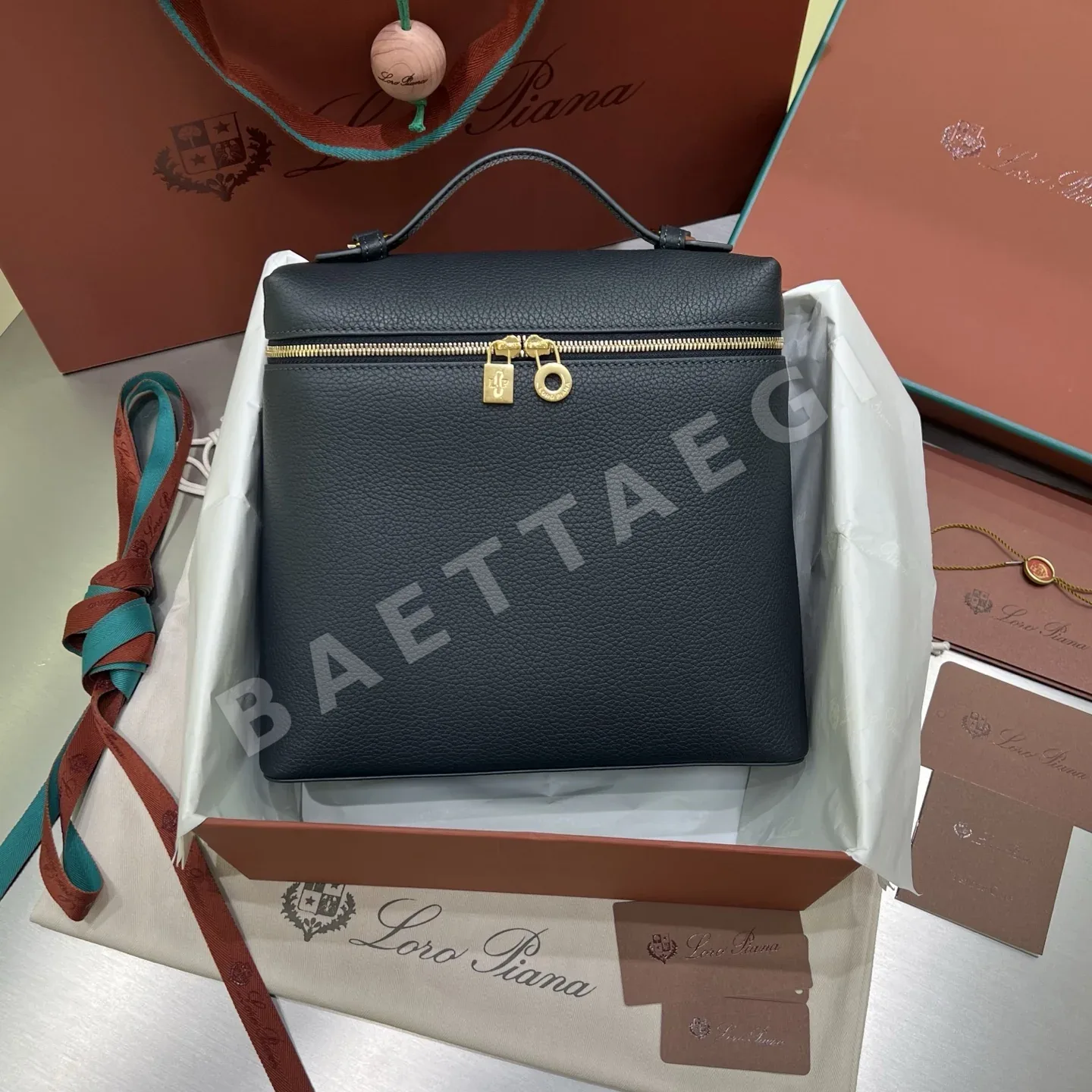로로피아나 가방 39347