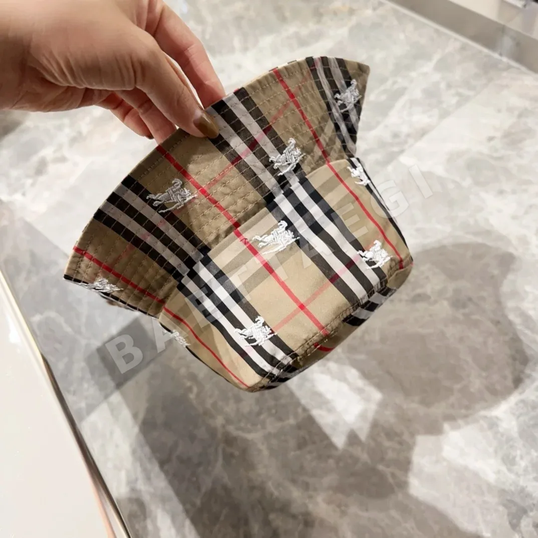 버버리 3D 자수 코튼 어부 모자 상세 이미지 6