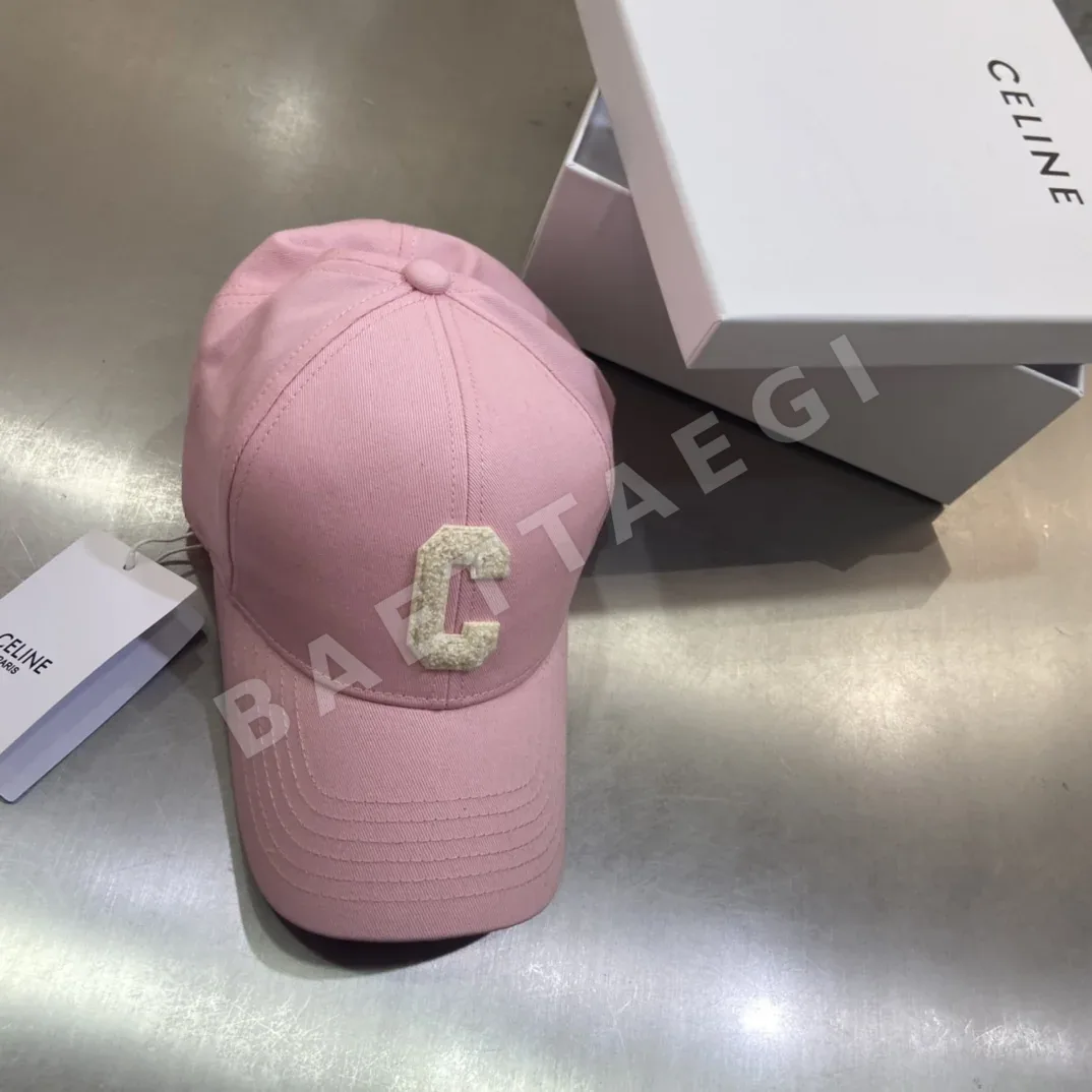 셀린느 C 로고 자수 베이스볼 캡 84118