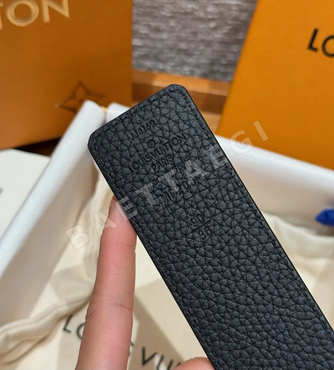 루이비통 JD350 이니셜 리버시블 벨트 상세 이미지 9