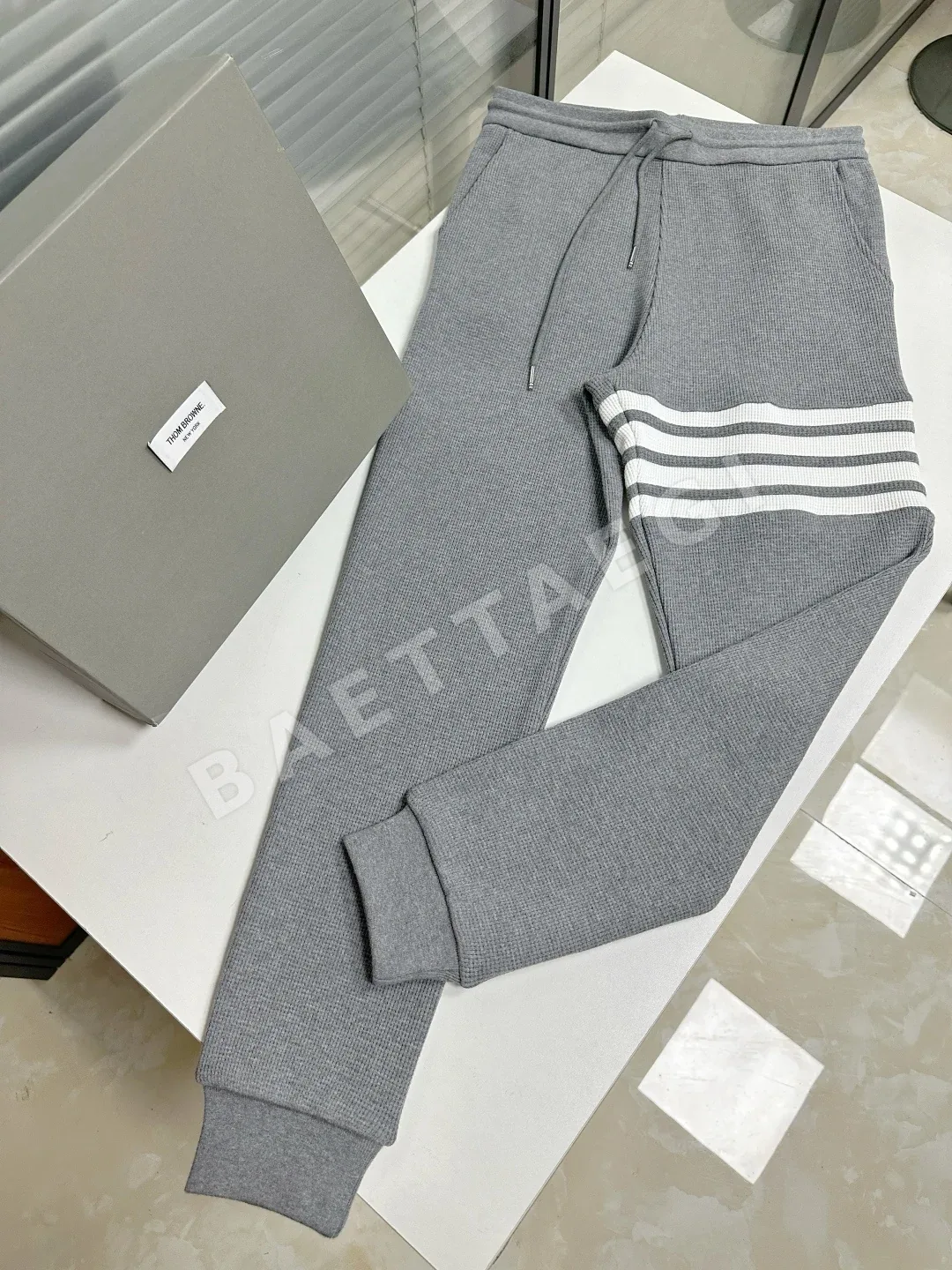 톰브라운 남성 면 와플 바지 상세 이미지 4