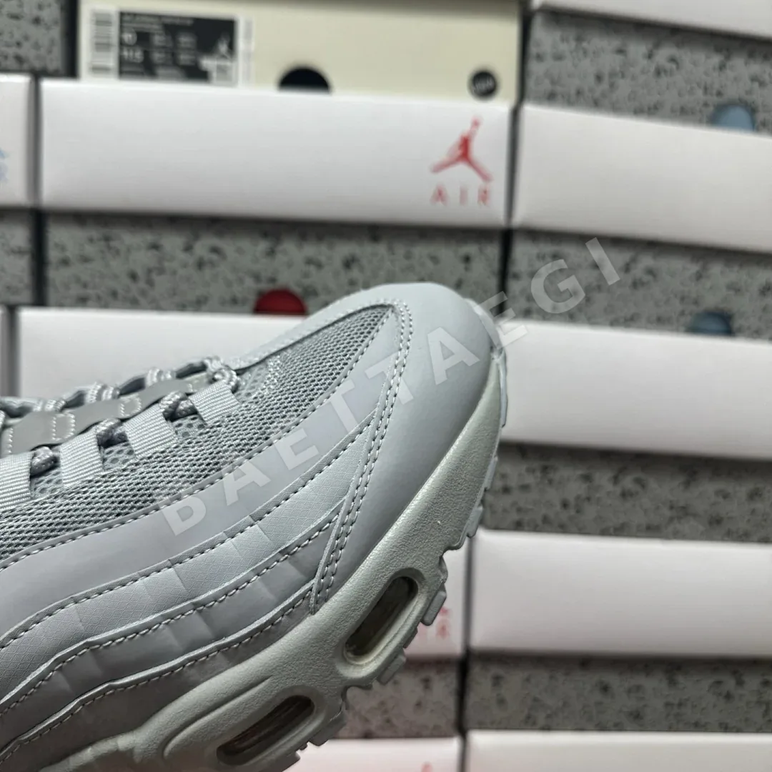 나이키 [XY] 에어 맥스 95 OG HM8755-002 201328 Nike Air Max 95 OG Big Bubble Wolf Grey 상세 이미지 8