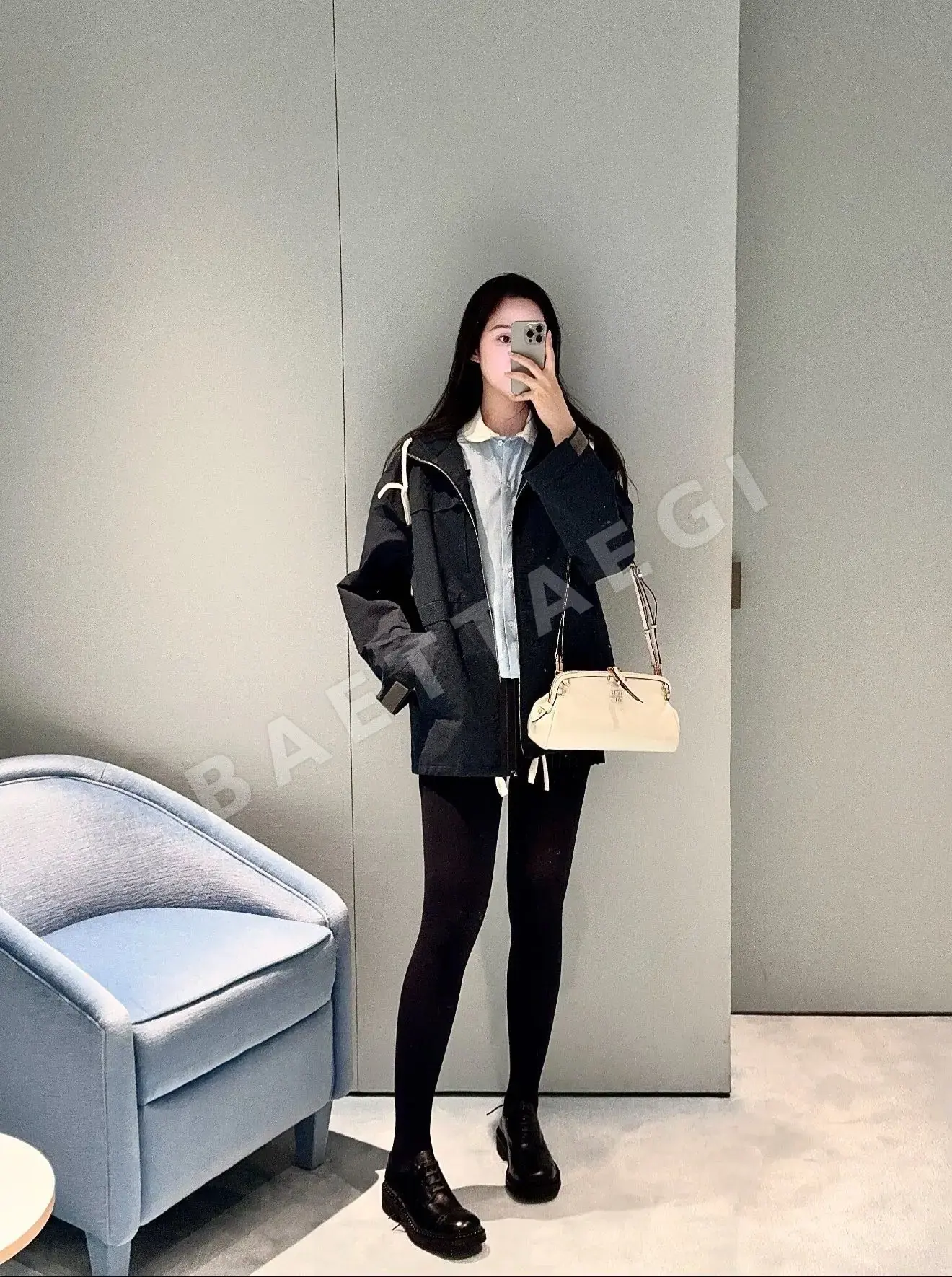 미우미우 그레이 후드 경량 방풍 여성 자켓 상세 이미지 11