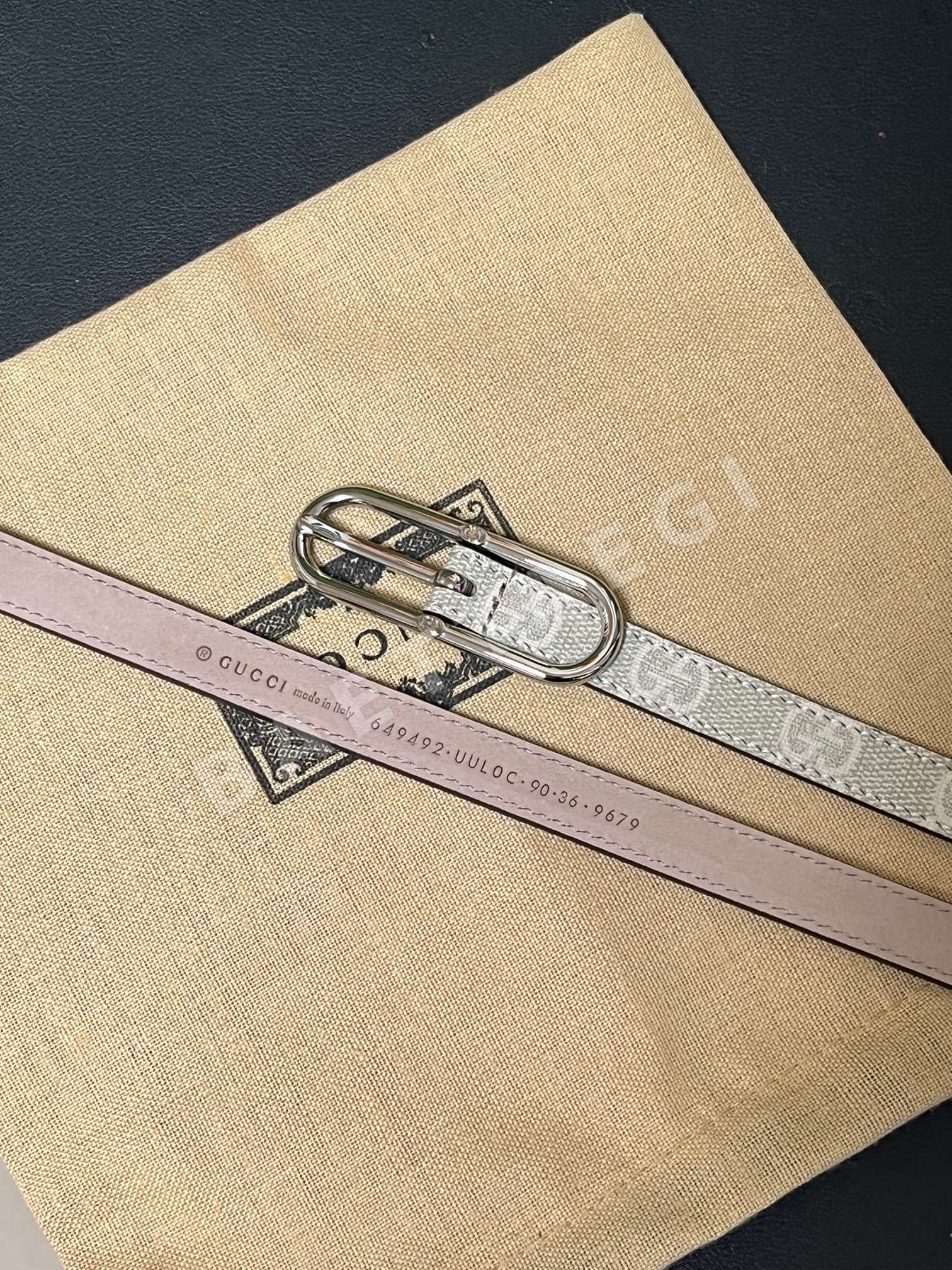 구찌 GG 모노그램 블루 핀 버클 벨트 상세 이미지 6