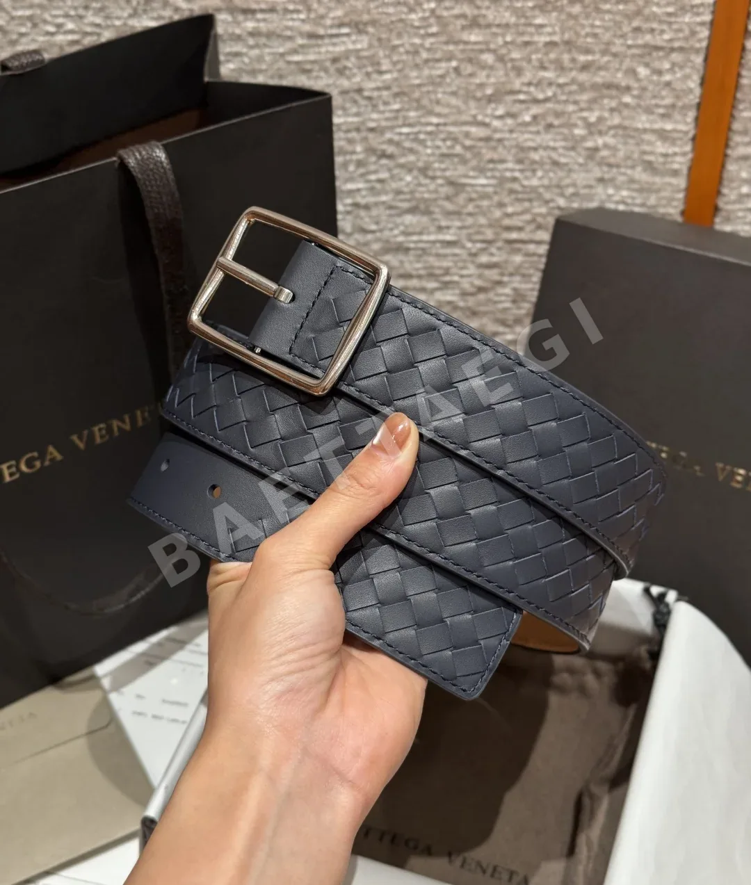 보테가베네타 인트레치아토 송아지가죽 벨트 상세 이미지 3