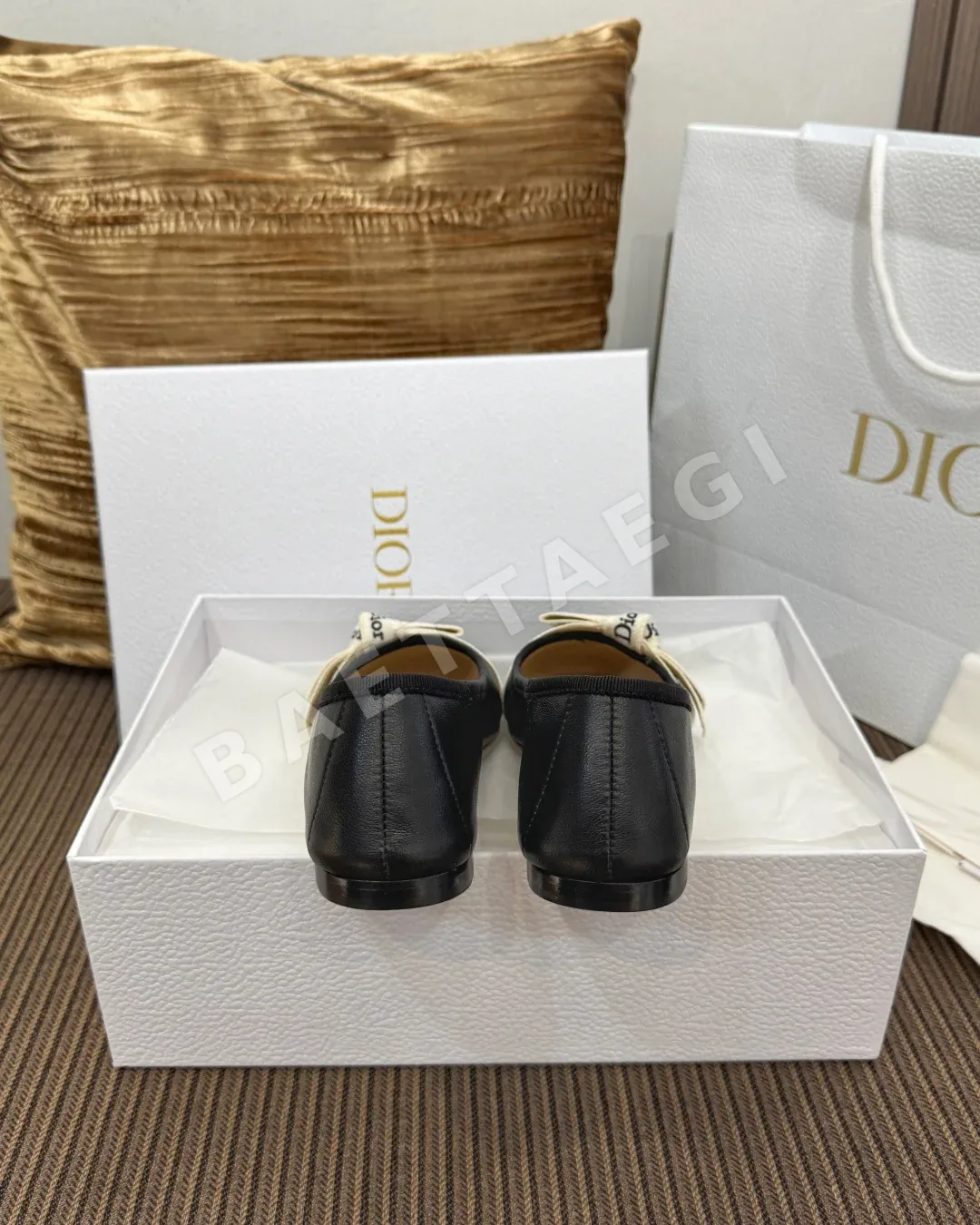 디올 J'Adior 여성 블랙 램스킨 발레리나 플랫 상세 이미지 8