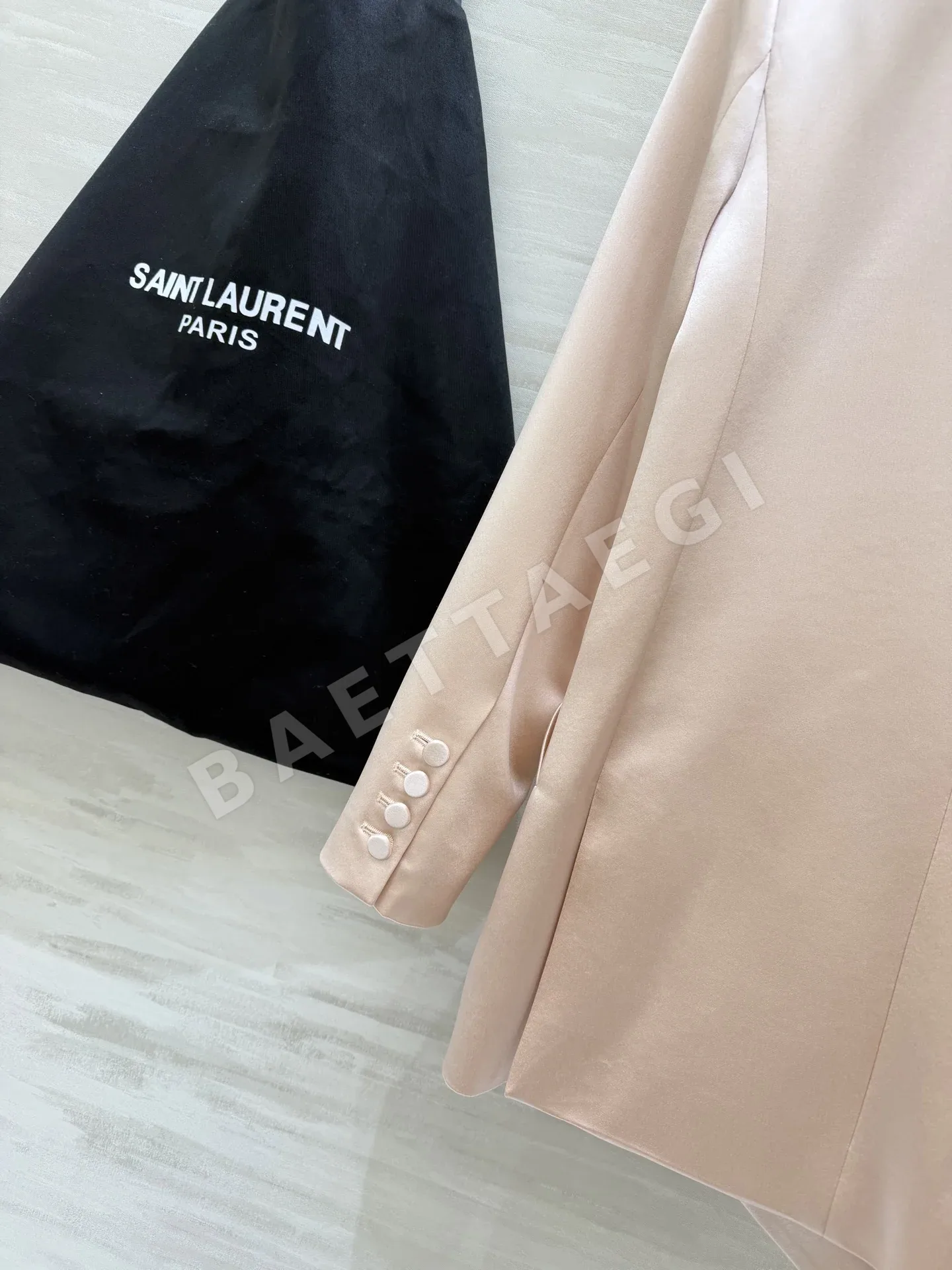 생로랑 새틴 더블브레스티드 여성 자켓 상세 이미지 8
