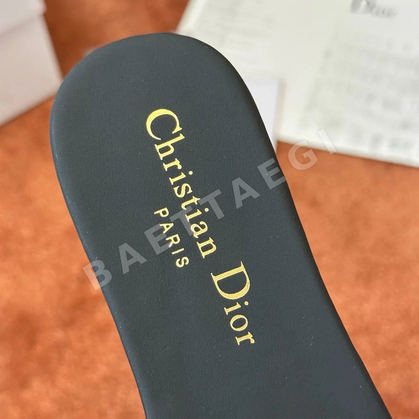 디올 로고 자수 캔버스 플랫 샌들 상세 이미지 2
