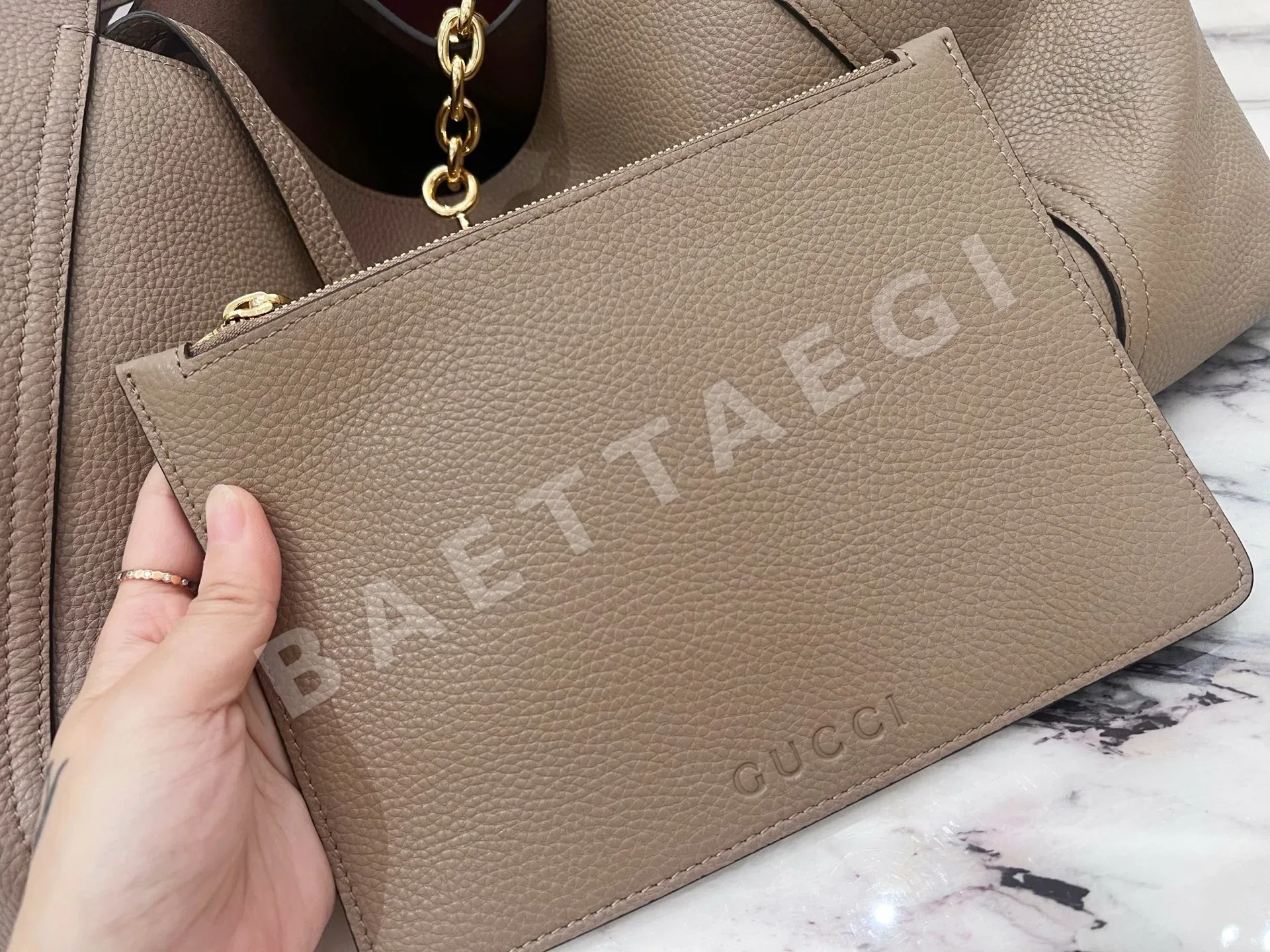 구찌 소프트빗 엑스트라 라지 숄더백 837466 상세 이미지 9