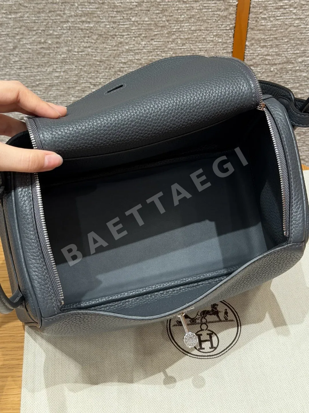 에르메스 린디 26 가방 상세 이미지 6