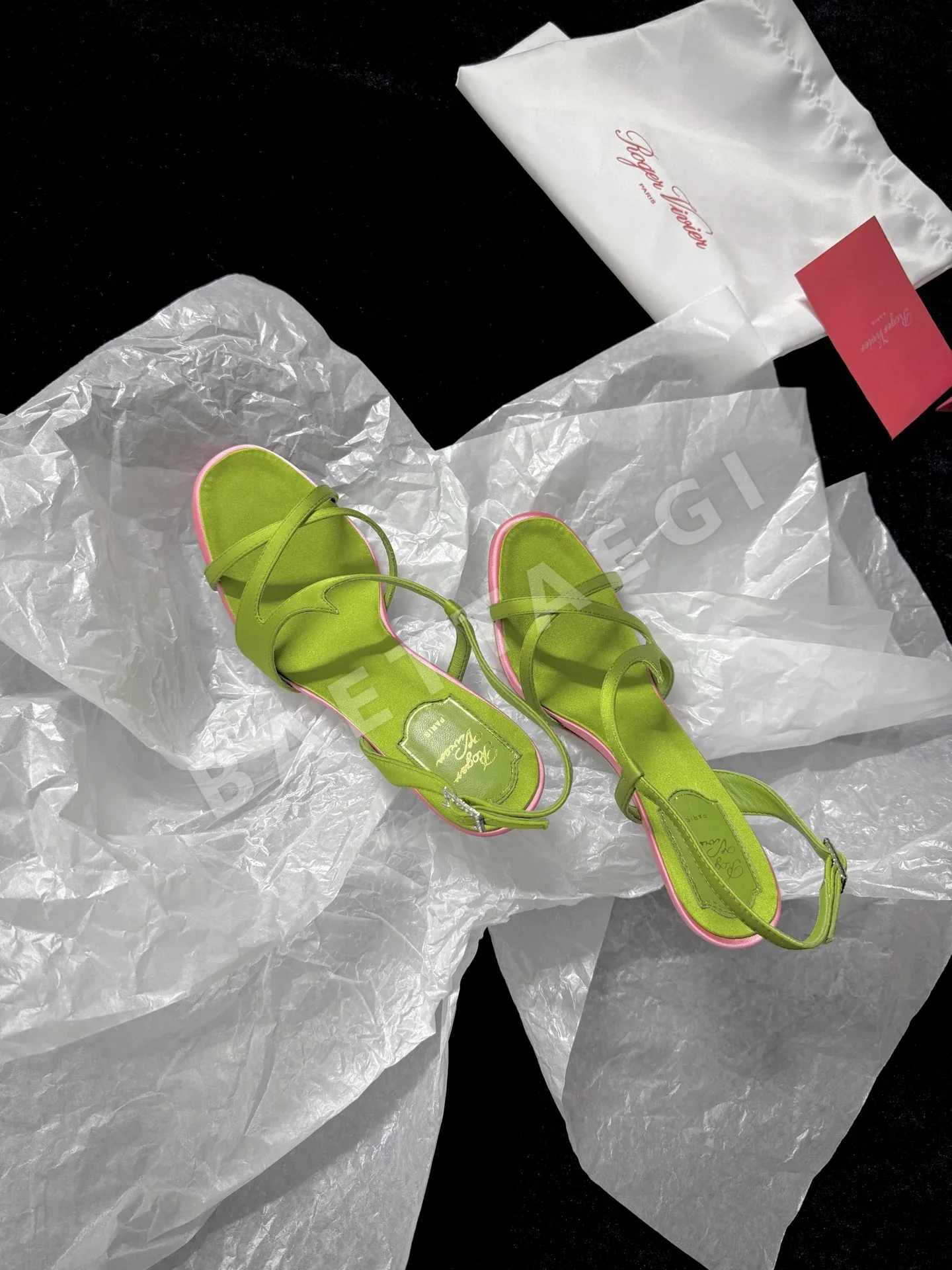 로저비비에 신발 상세 이미지 2