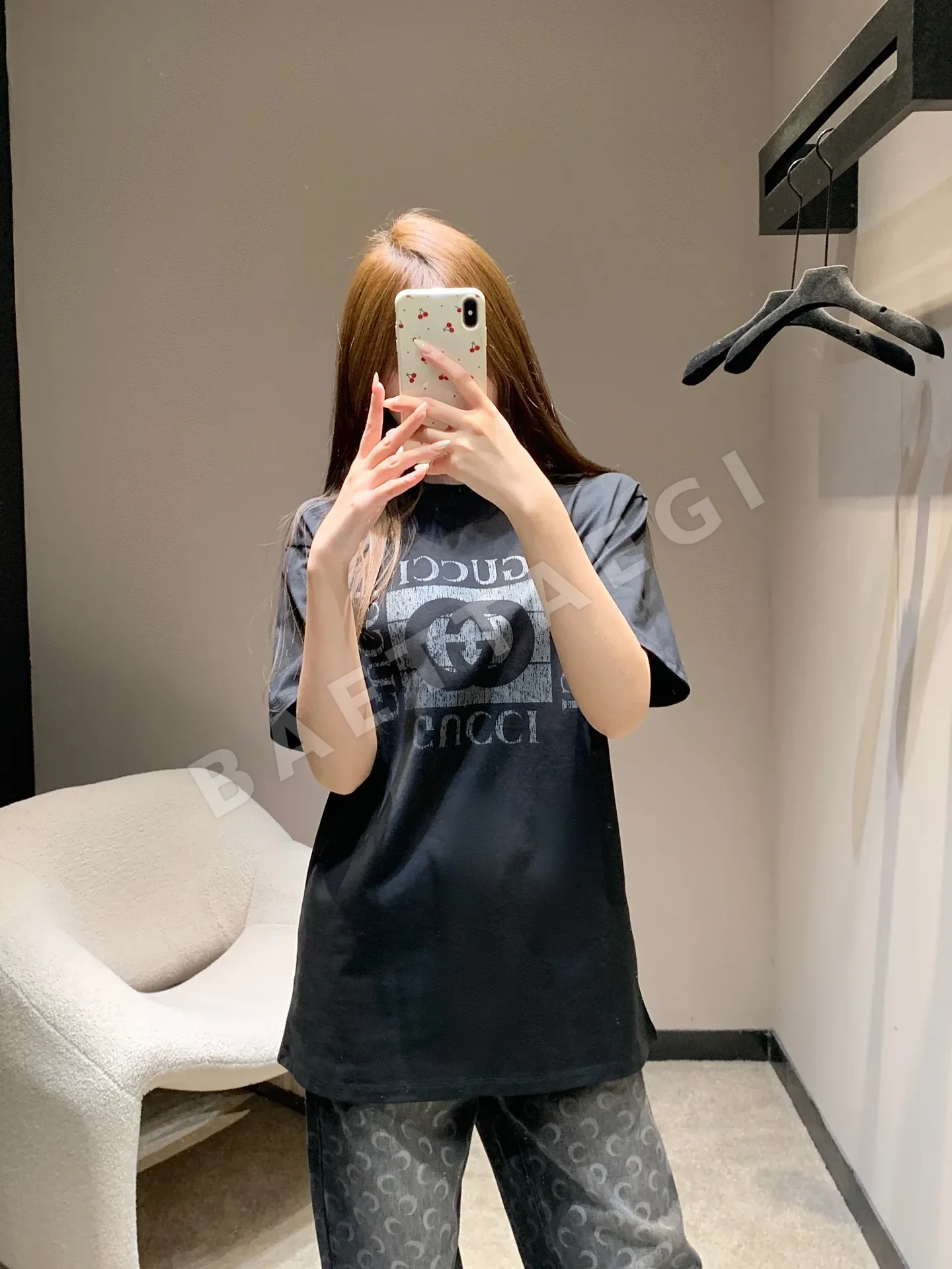 구찌 레터 스퀘어 프린트 크루넥 반팔 티셔츠 상세 이미지 7