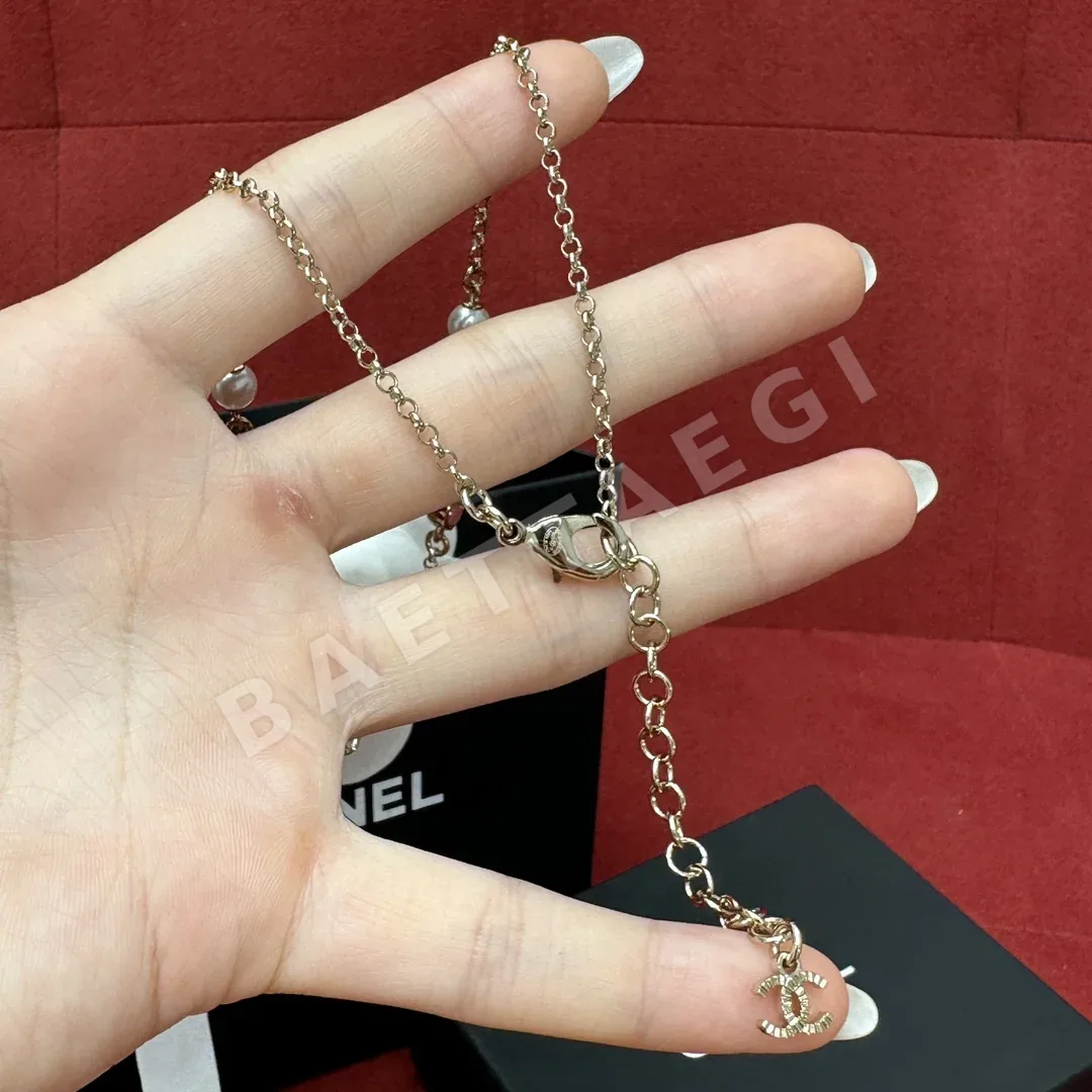 샤넬 더블 C 라인스톤 하트 크리스탈 진주 골드 체인 목걸이 상세 이미지 8