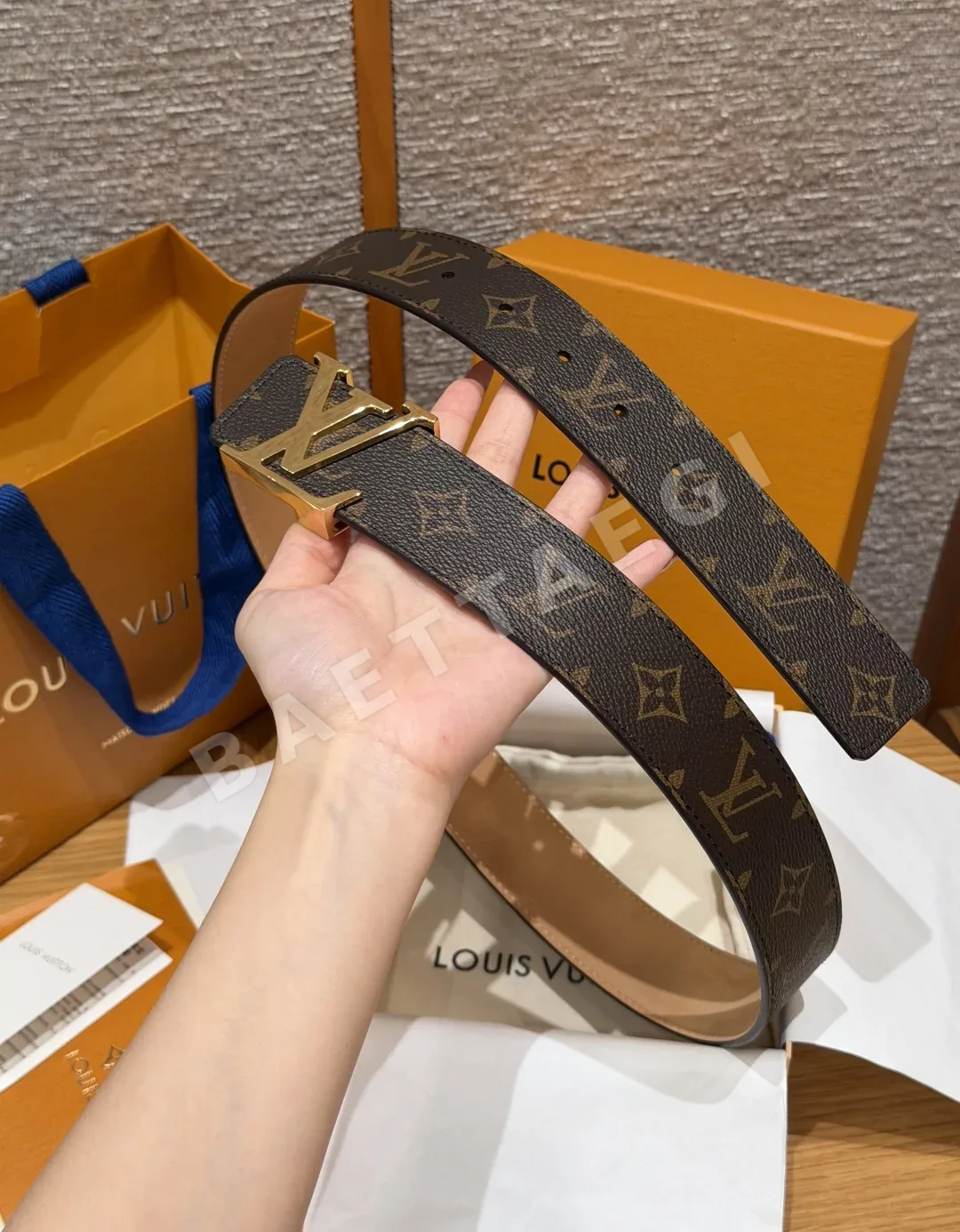 루이비통 이니셜 40mm 리버시블 벨트 상세 이미지 5