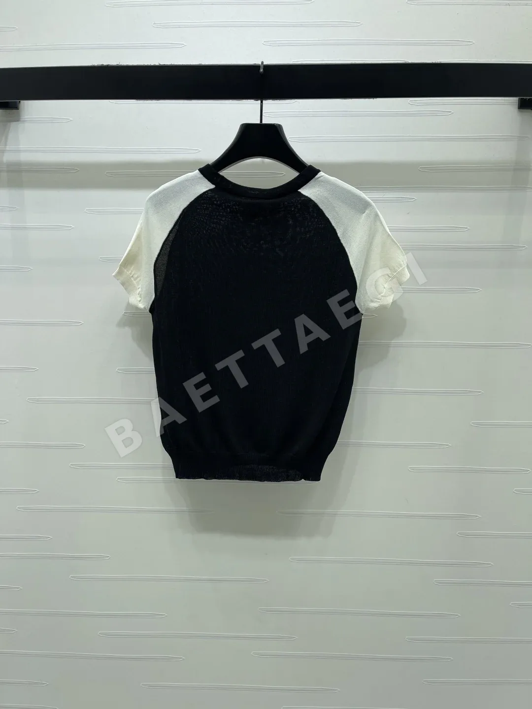 샤넬 크루넥 레터 자수 반팔 티셔츠 상세 이미지 8